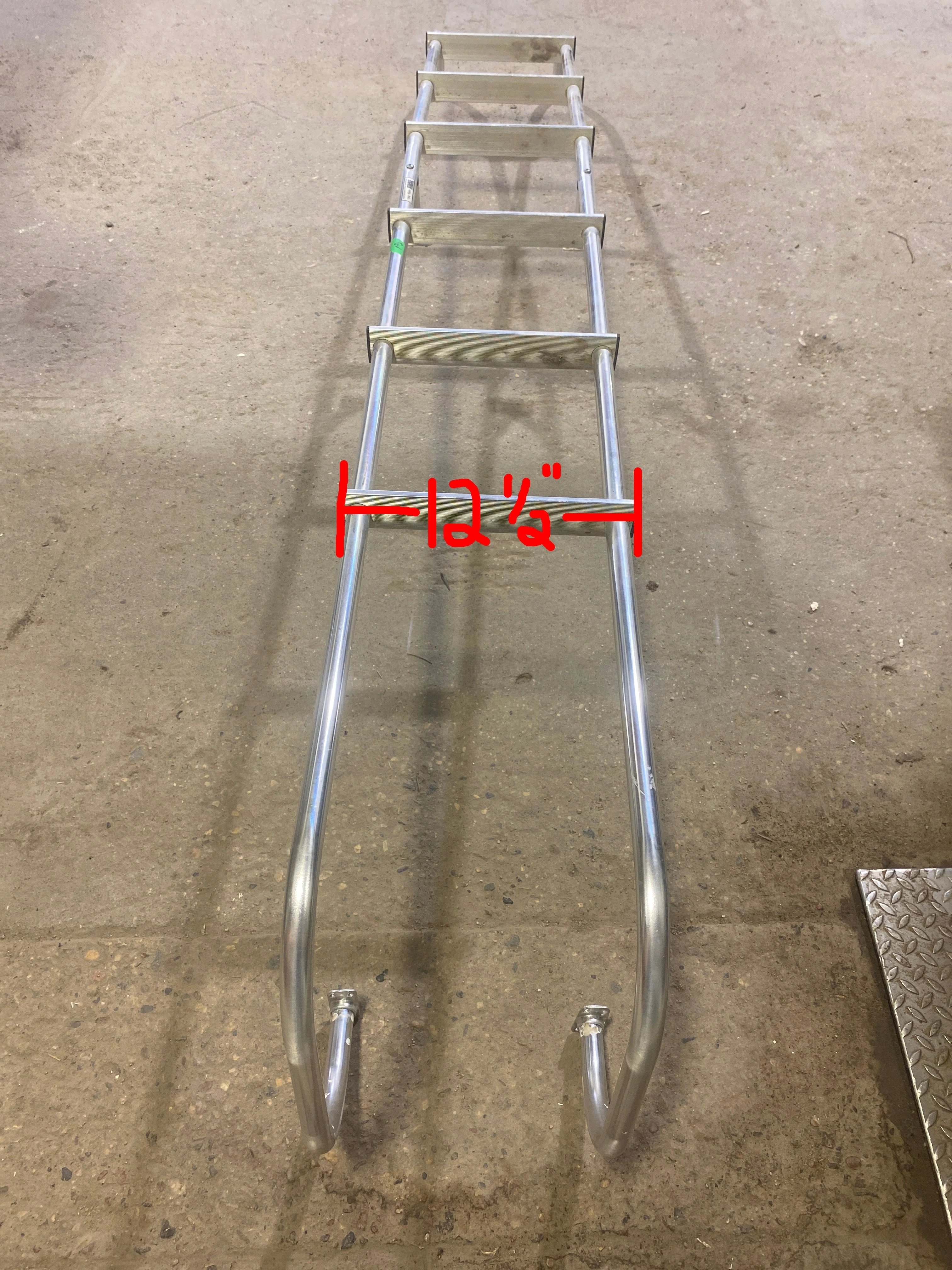 Used RV Exterior Ladder - Aluminum - 88" H x 12 1/2" W - Image 4