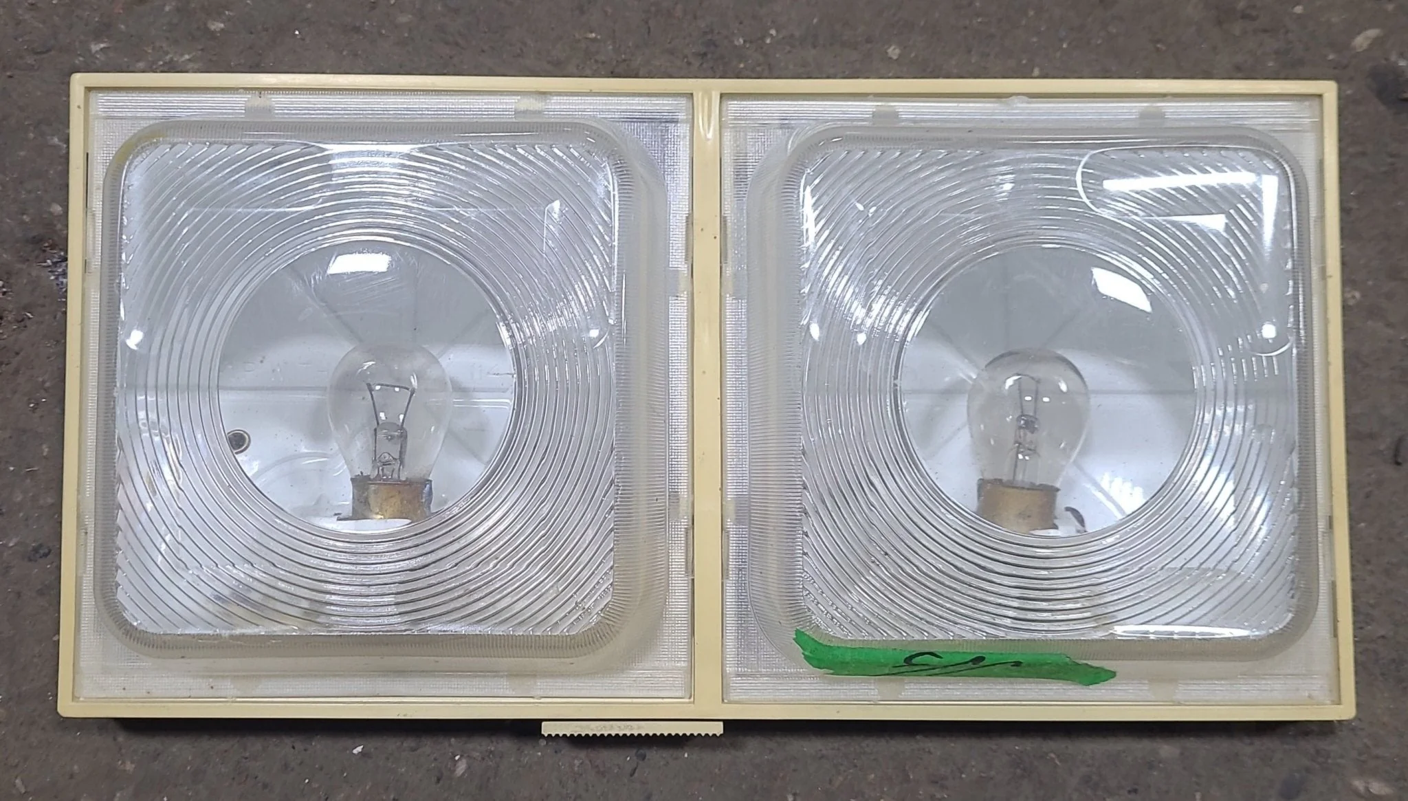 Used RV Interior Light Fixture *DOUBLE* LR36287