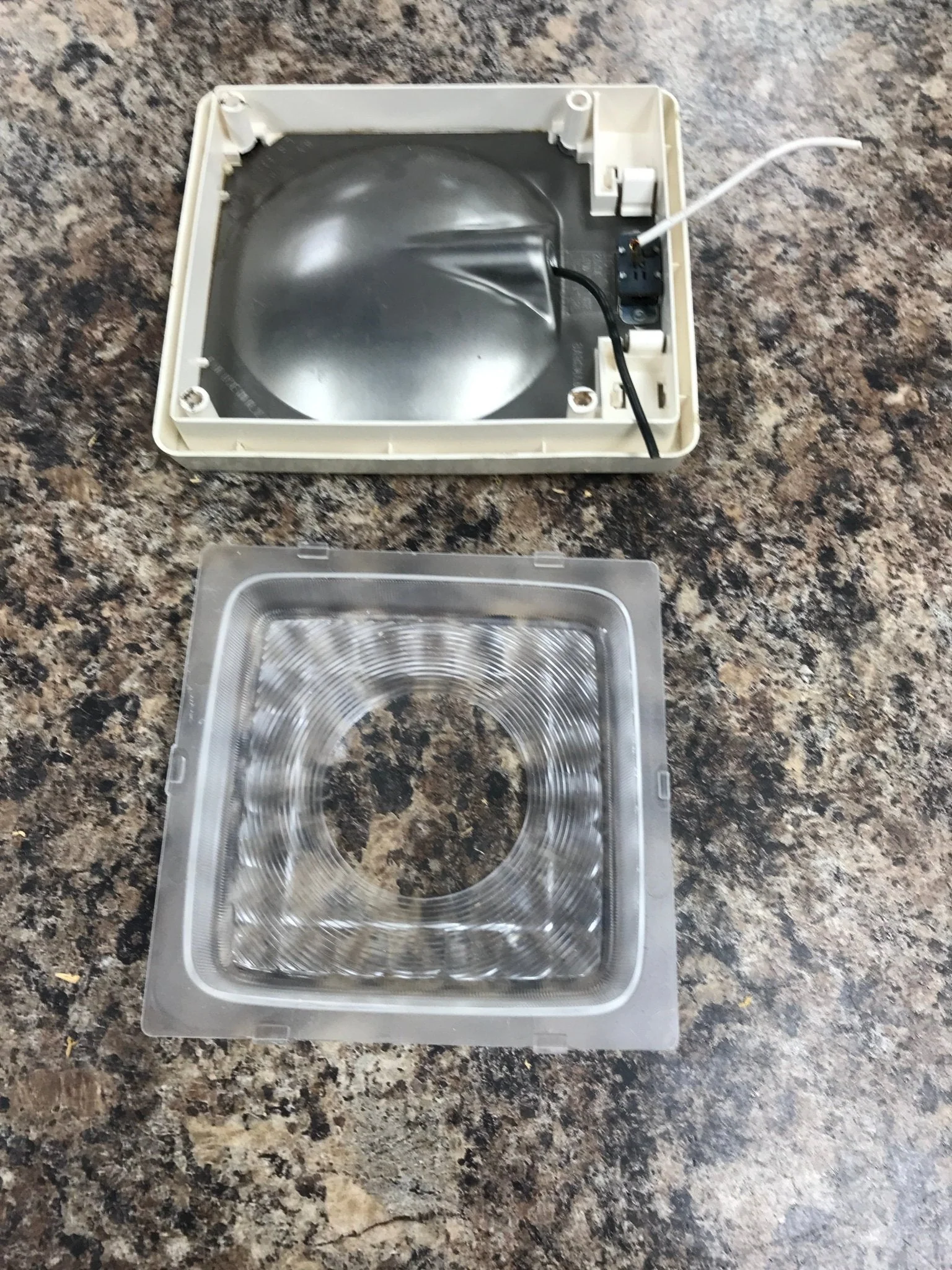 USED RV Interior Light Fixture *SINGLE* UL12 30-89-007 - Image 3