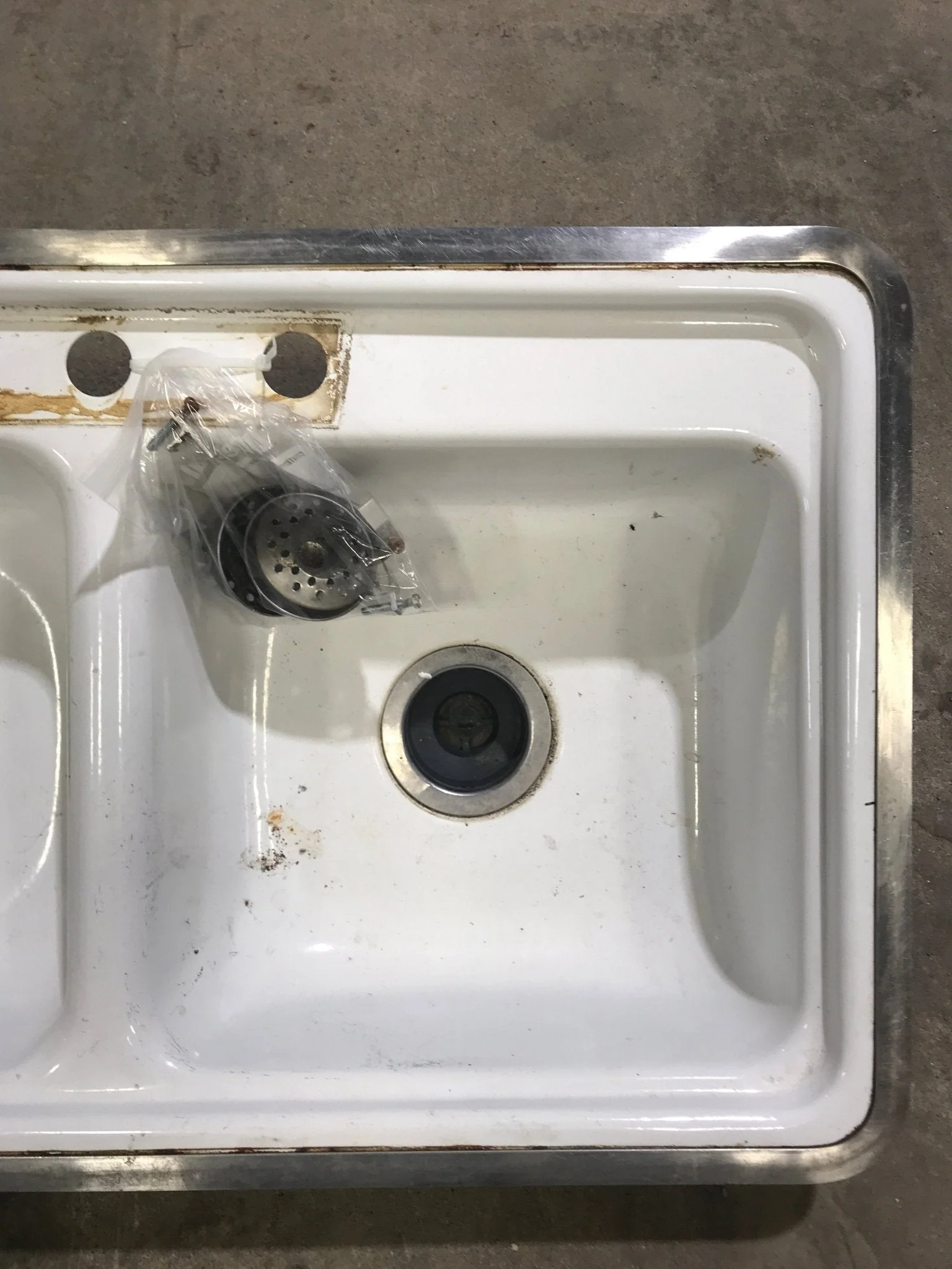 Used RV Kitchen Sink 33” W X 19” L - Image 3