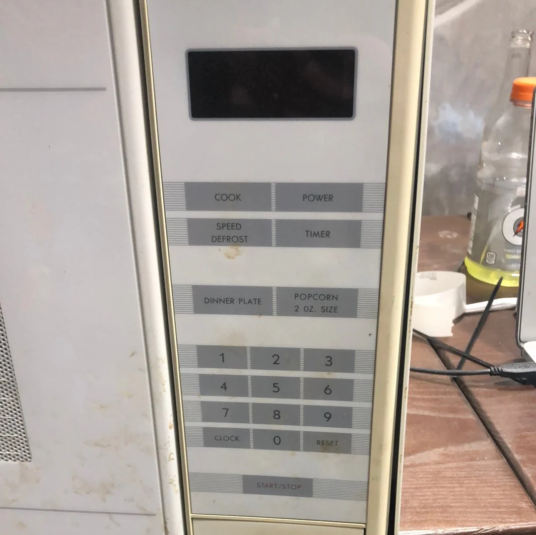 Used RV Microwave Magic Chef 22" W x 14-1/2" H x 14" D - Image 3