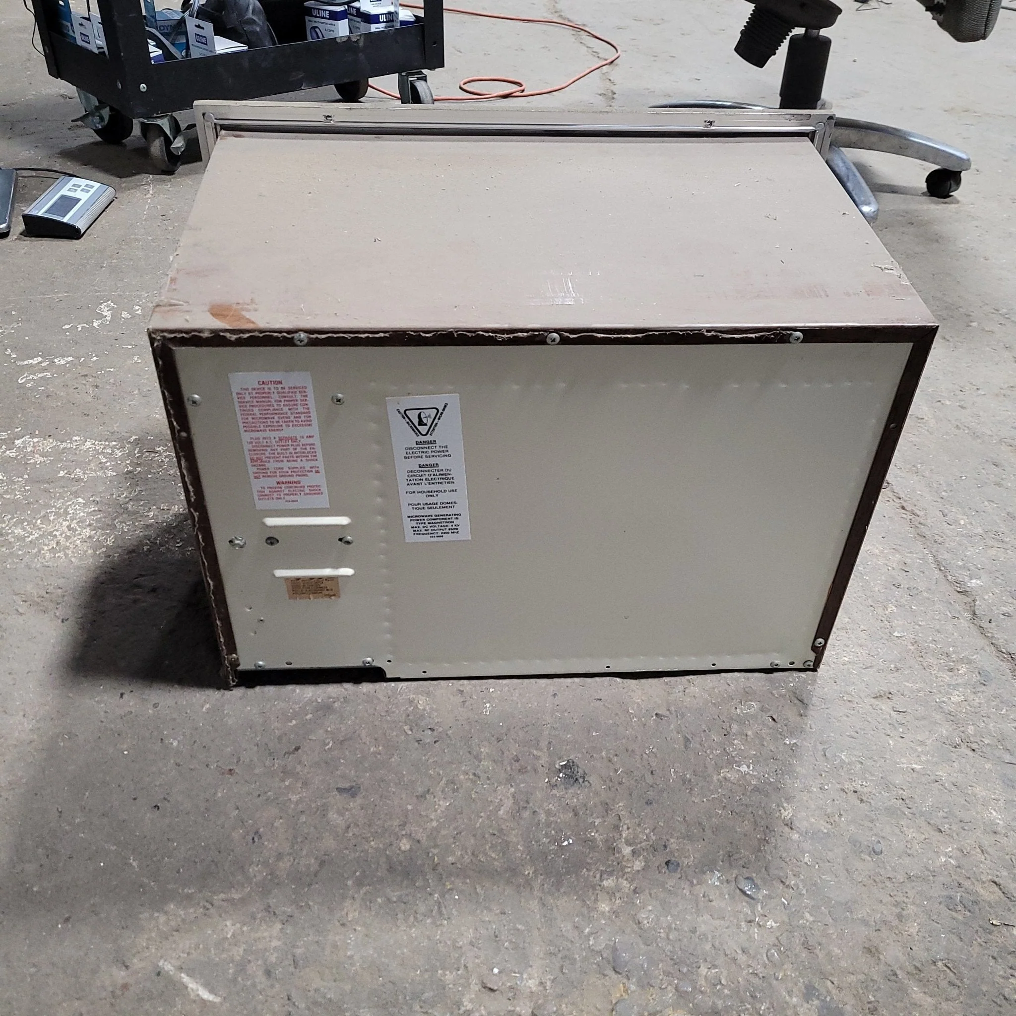 Used RV Microwave Magic Chef 22" W X 15" H X 15-1/2" D - Image 4