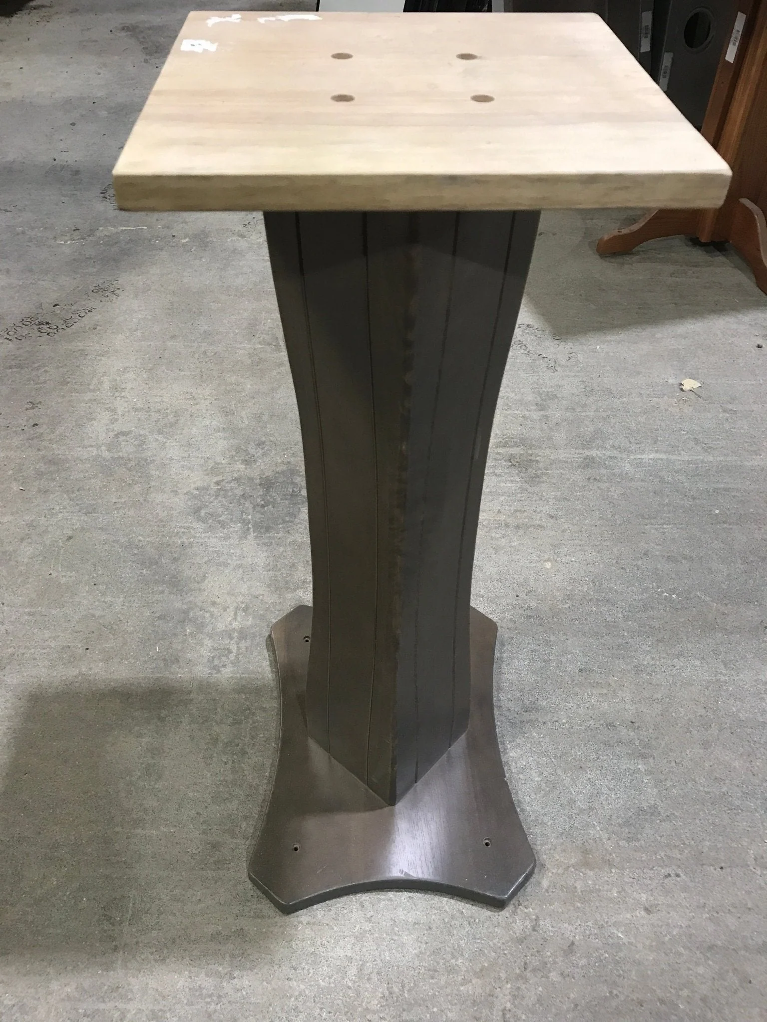 Used RV Pedestal Style Table Leg 29 1/2" - Image 2