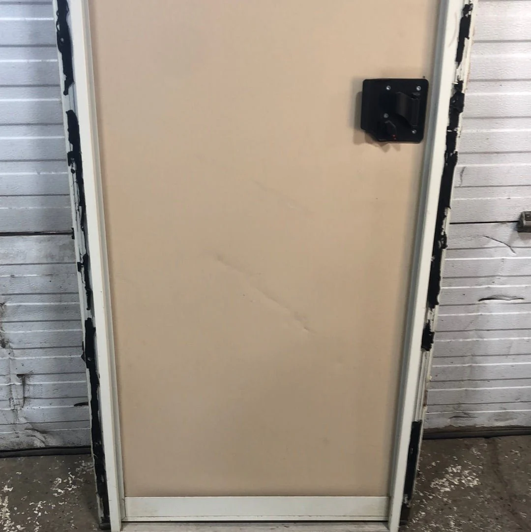 Used Rv Radius Entry Door 25 1/2 x 74 Challenger 975 - Image 6