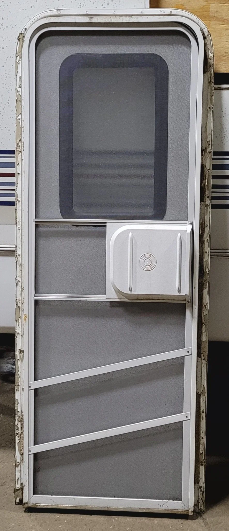 Used RV Radius Entry Door 25 5/8" W x 72" H - Image 4