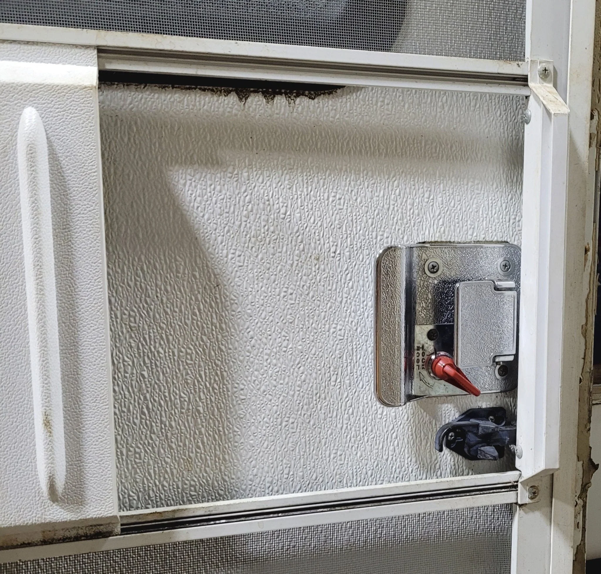 Used RV Radius Entry Door 25 5/8" W x 72" H - Image 5