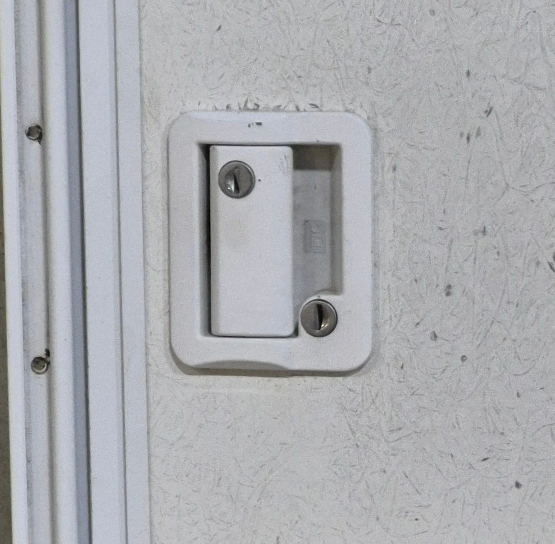 Used RV Radius Entry Door 25 7/8" W x 70" H - Image 3