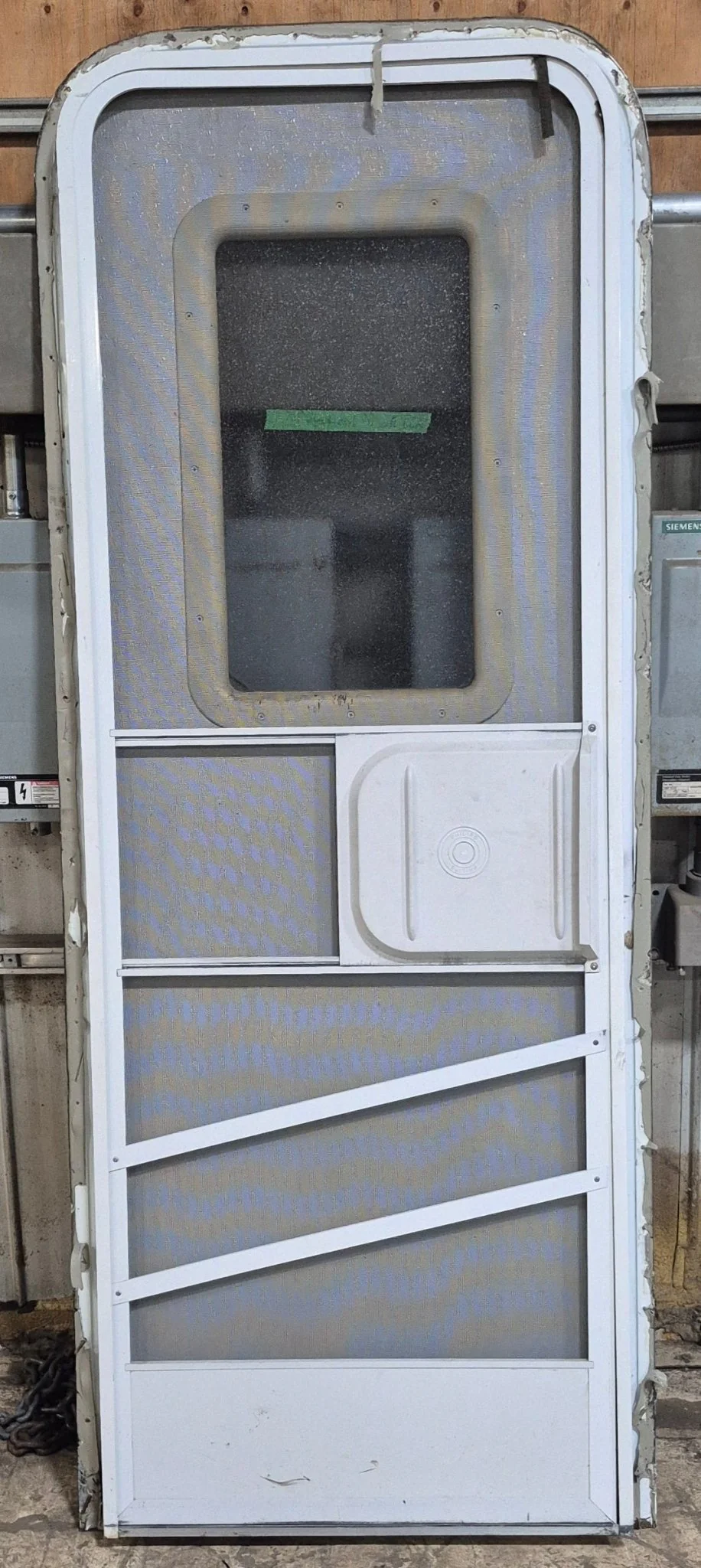 Used RV Radius Entry Door 25 7/8" W x 70" H - Image 4