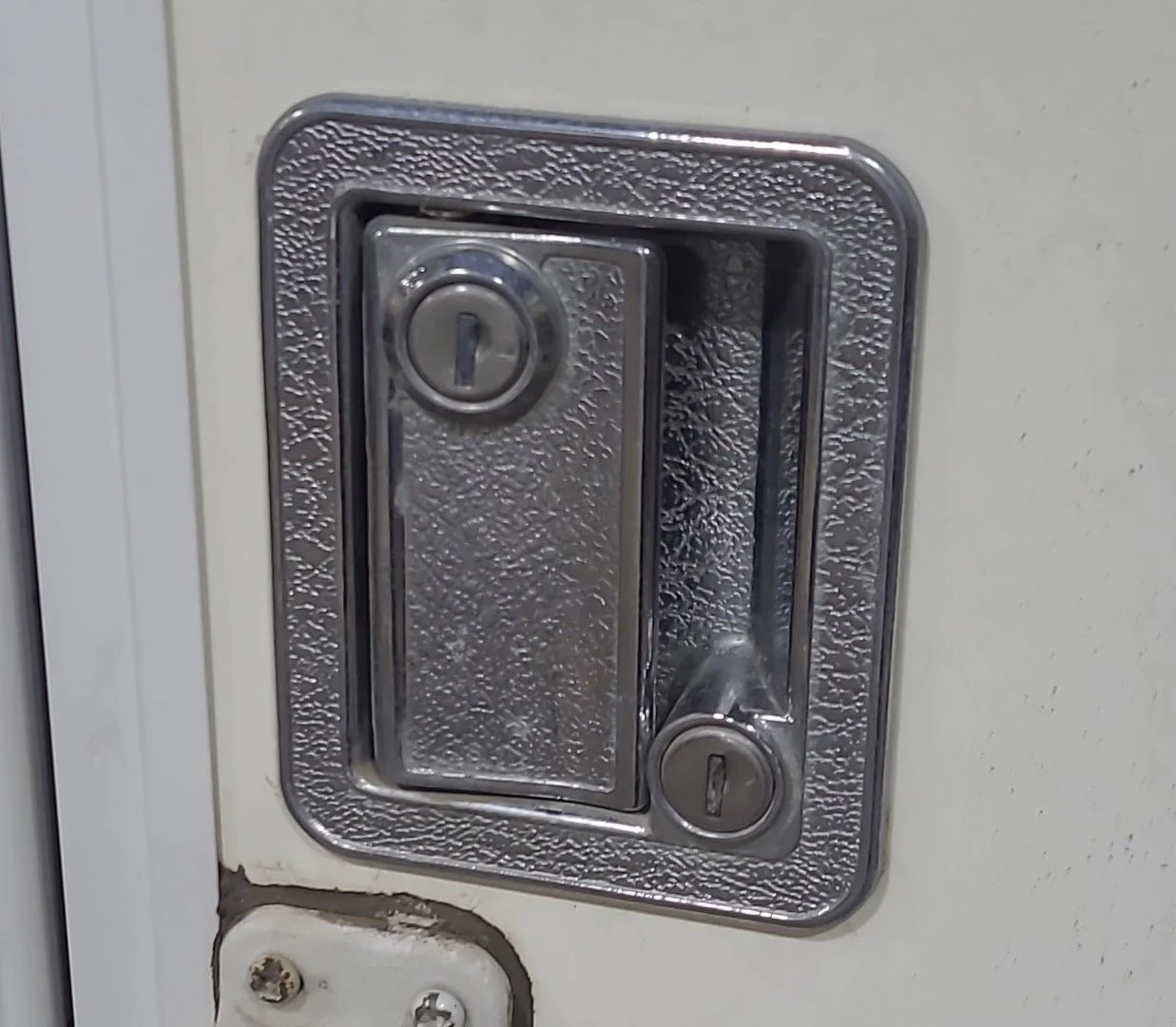Used RV Radius Entry Door 29 1/2" W x 71 7/8" H - Image 3
