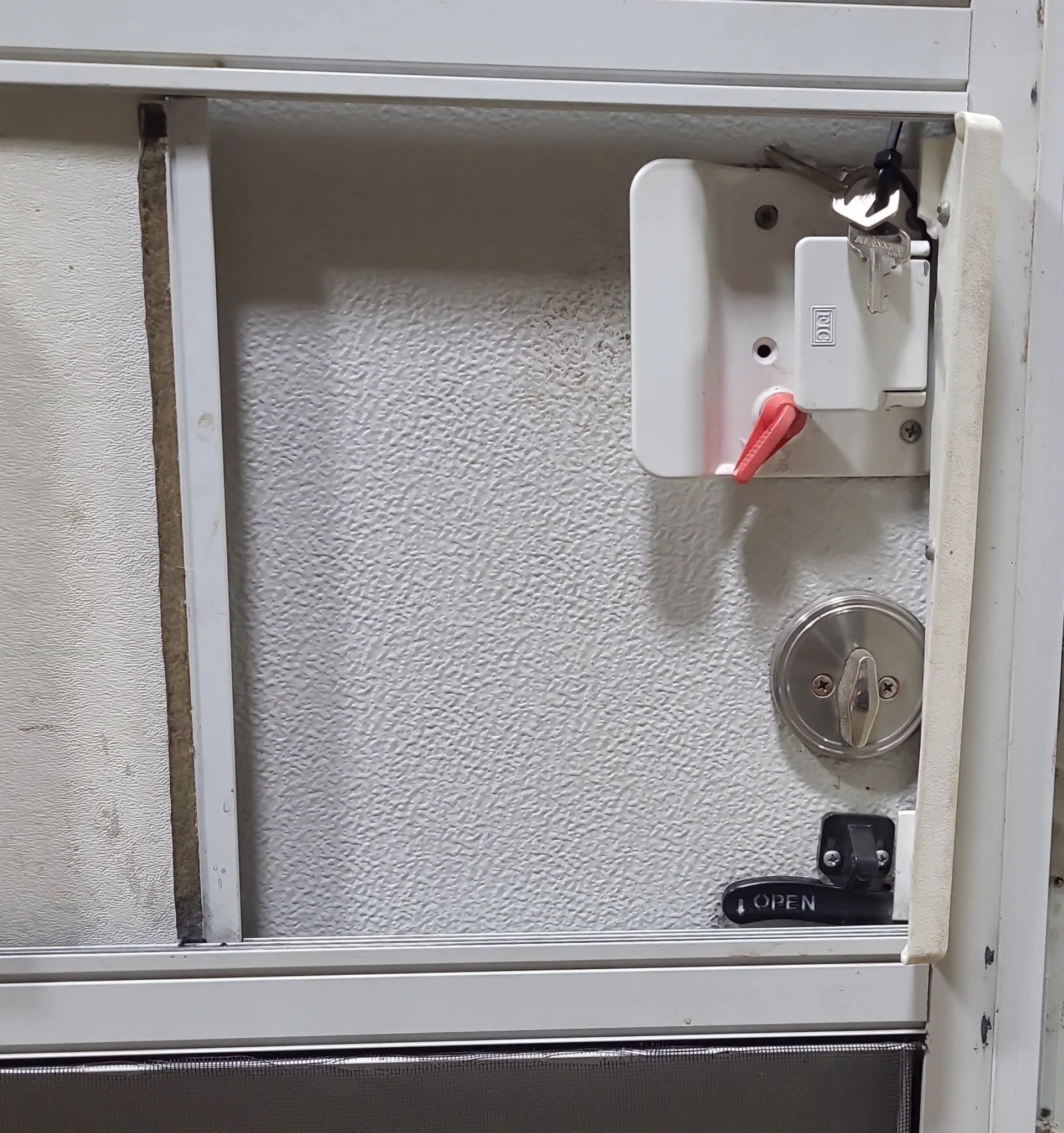 Used RV Radius Entry Door 29 1/2" x 71 1/2" - Image 7