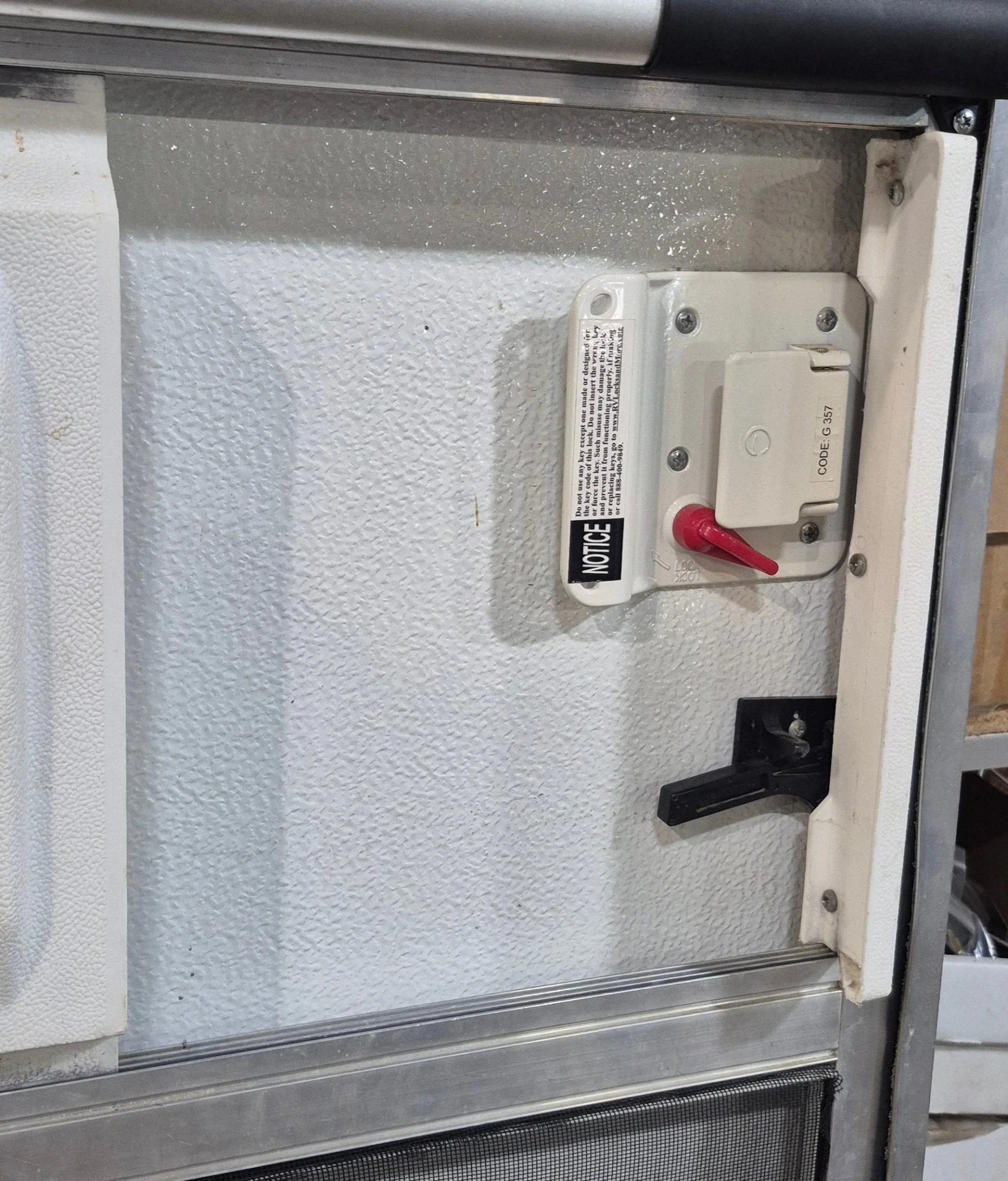 Used RV Radius Entry Door 29 3/4" x 69 5/8" - Image 6