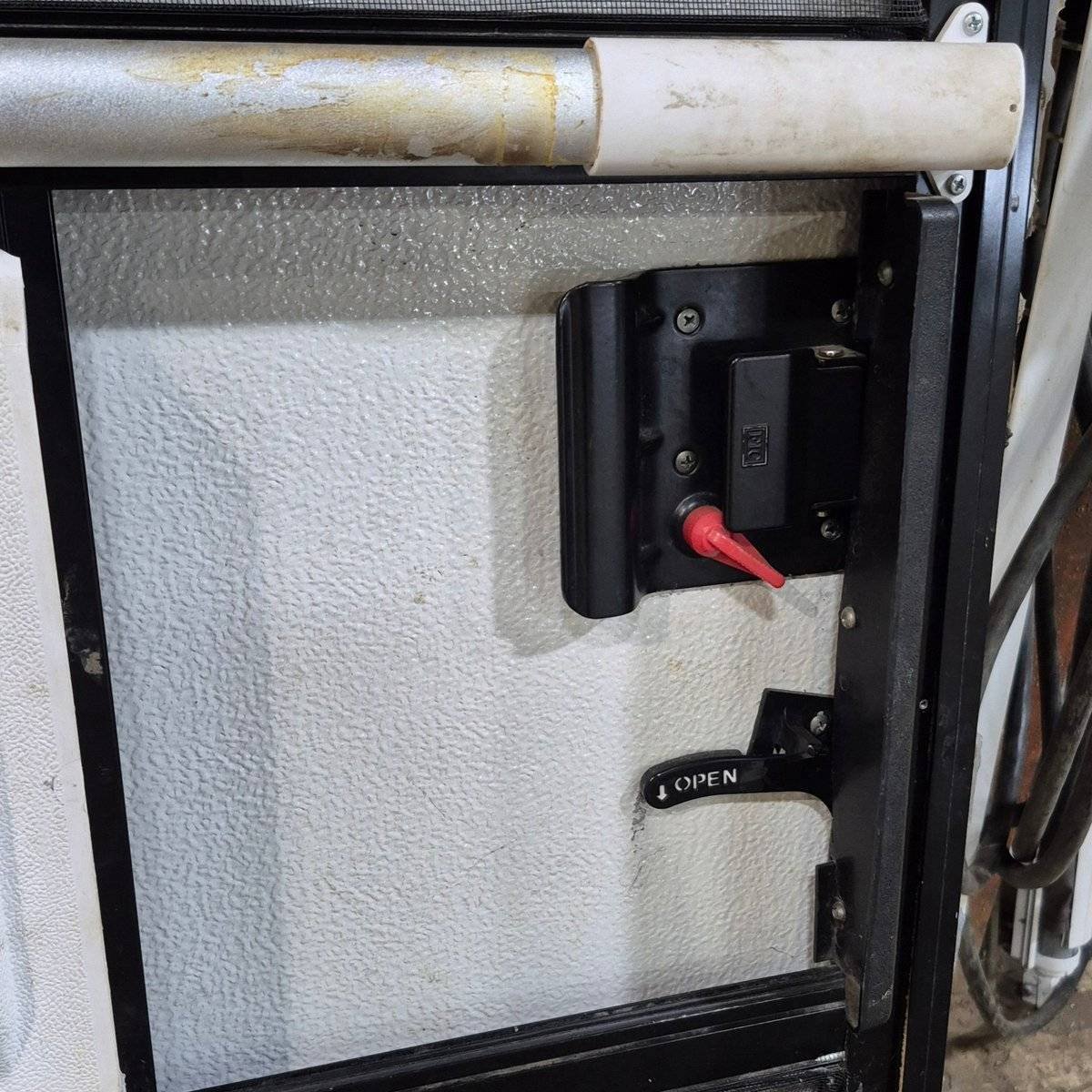 Used RV Radius Entry Door - 71.625 X 29.5 X 2.5 - Image 8