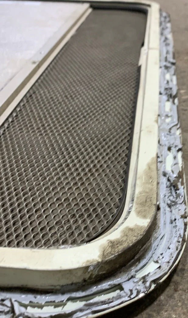 Used RV Radius Propane/ Battery Cargo / compartment Door 31 3/4" x 20 1/2" x 1/2" - Image 4