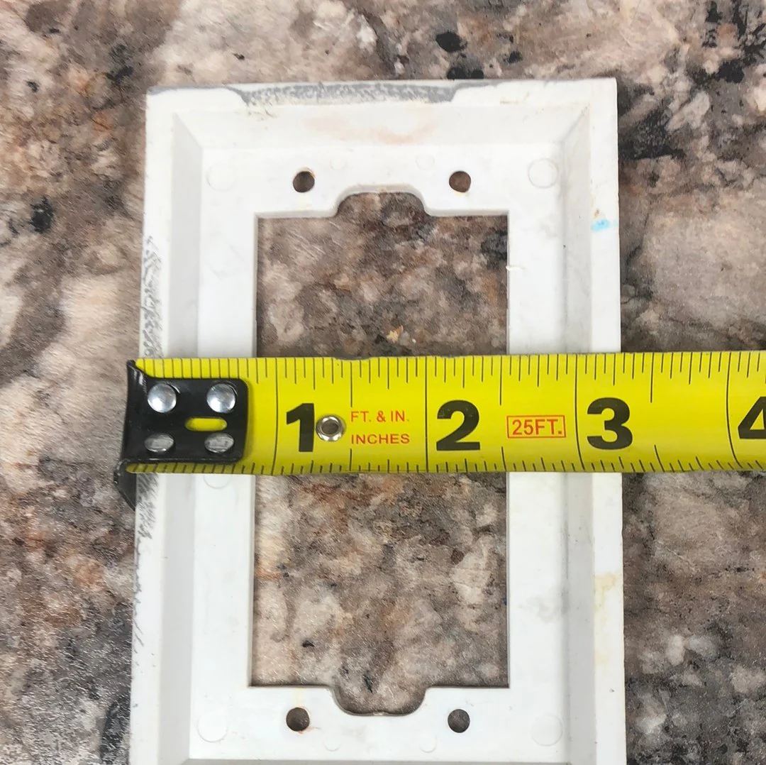 Used RV Receptacle Wall / Face Plate - Image 4