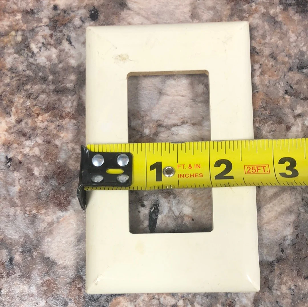 Used RV Receptacle Wall / Face Plate - Image 4