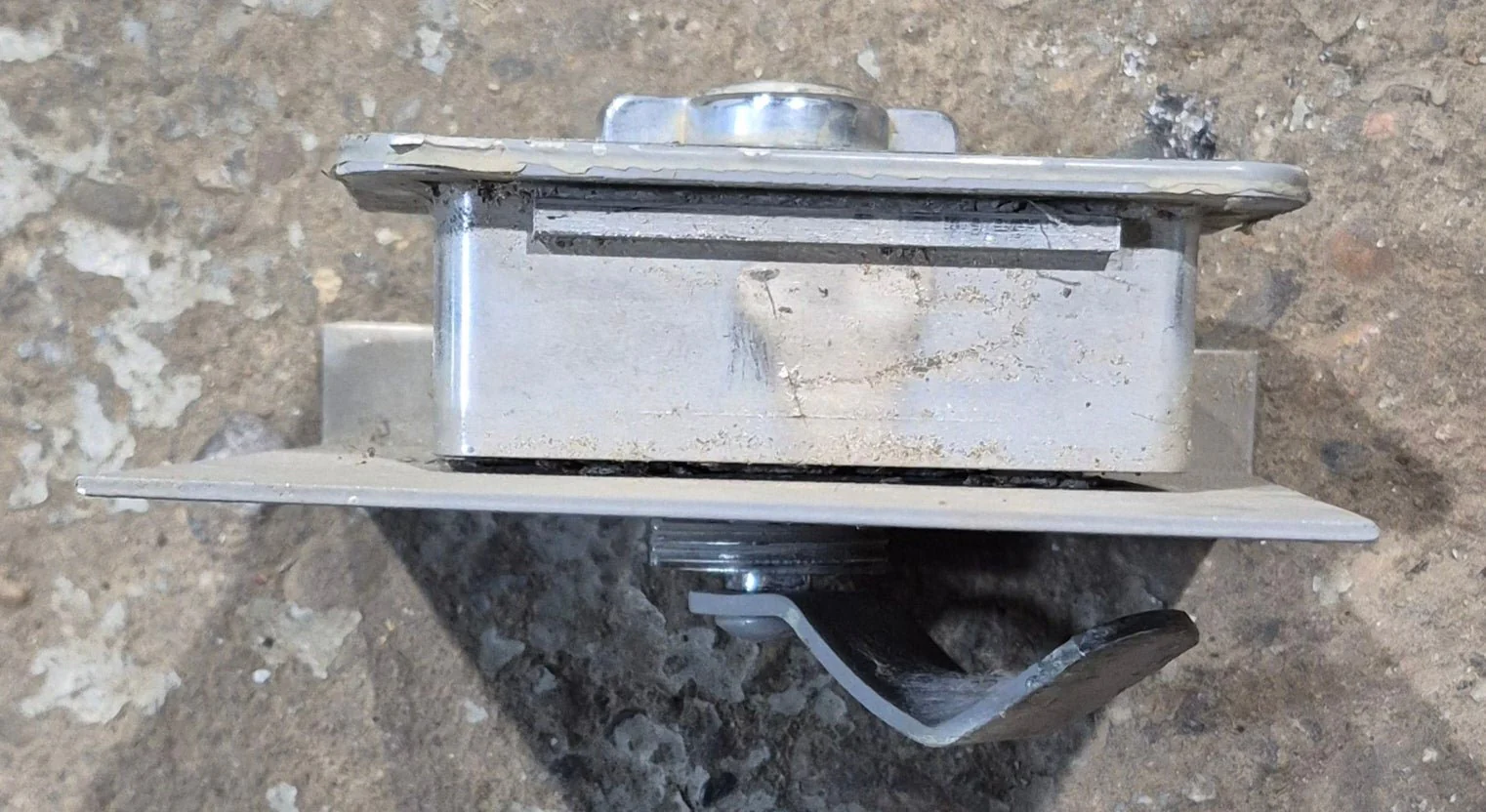 Used RV Replacement Baggage Door Handle Assembly - Image 4