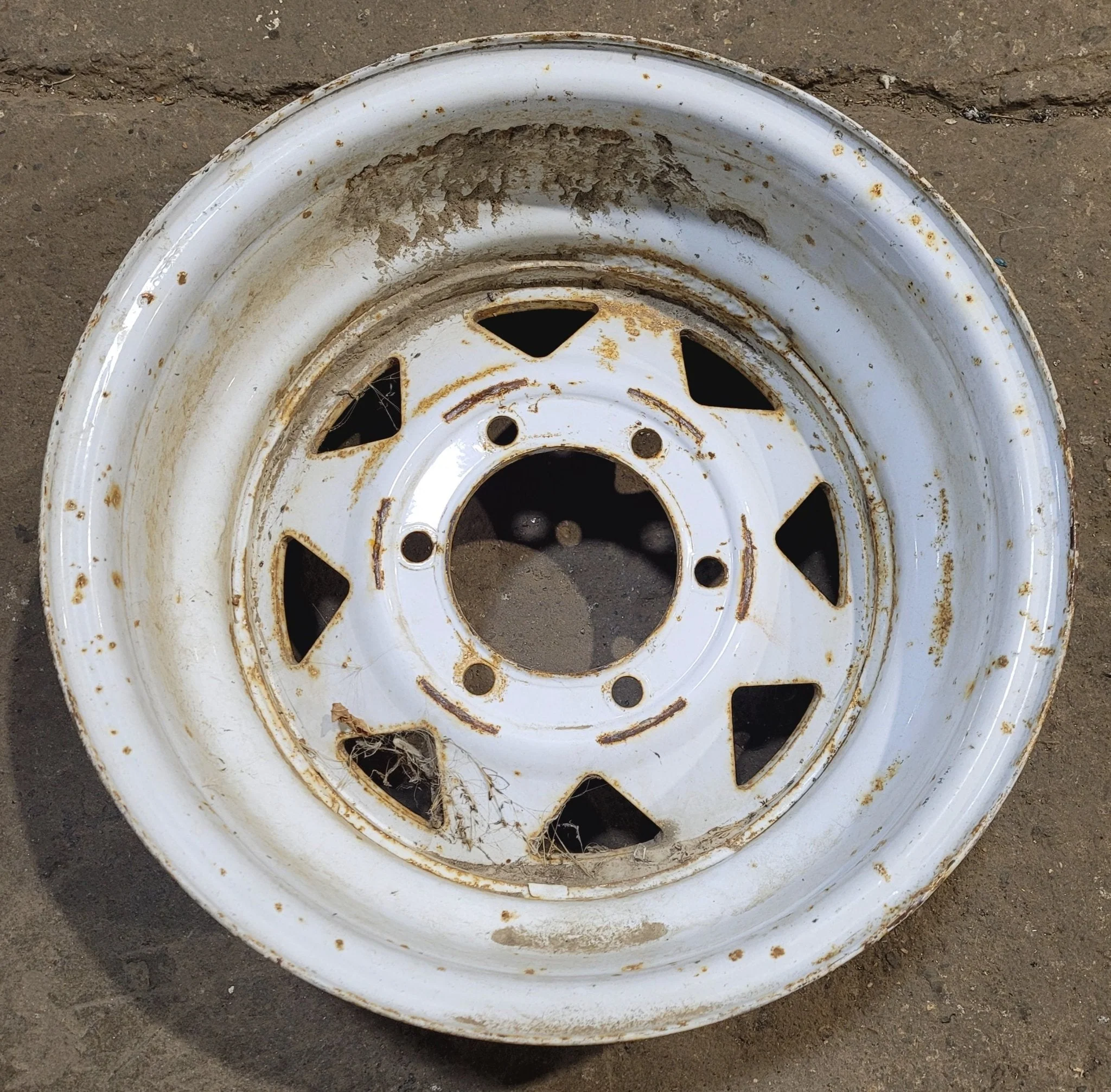 Used RV Rim 14" 6 bolt - Image 3