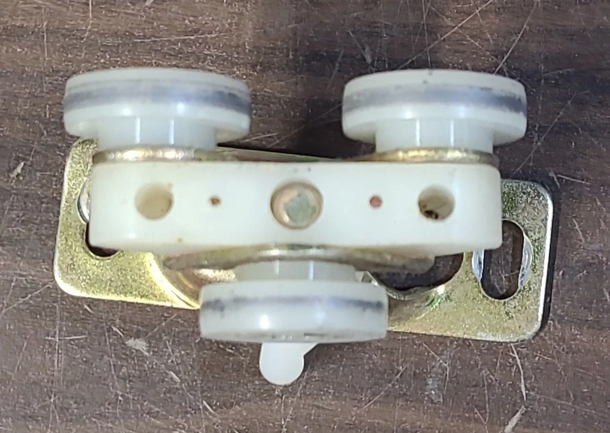 Used RV Sliding Door Mechanism - Image 4