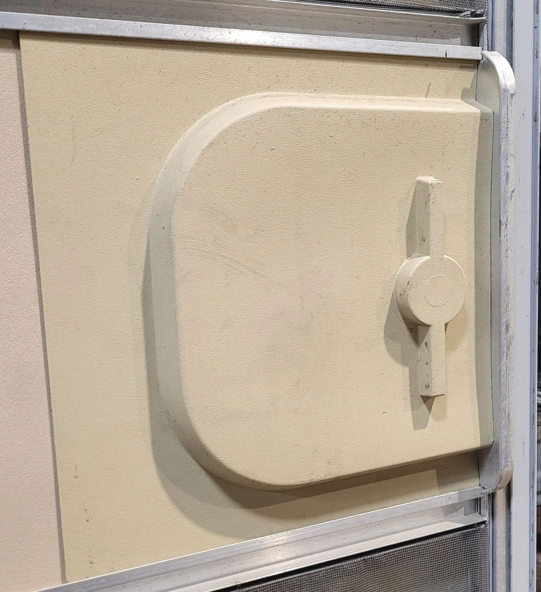 Used RV Square Entry Door 25 7/8" x 67 7/8" - Image 6