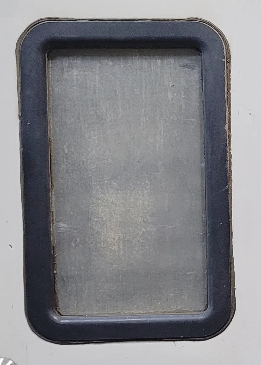 Used RV Square Entry Door 25 7/8" x 67 7/8" - Image 2