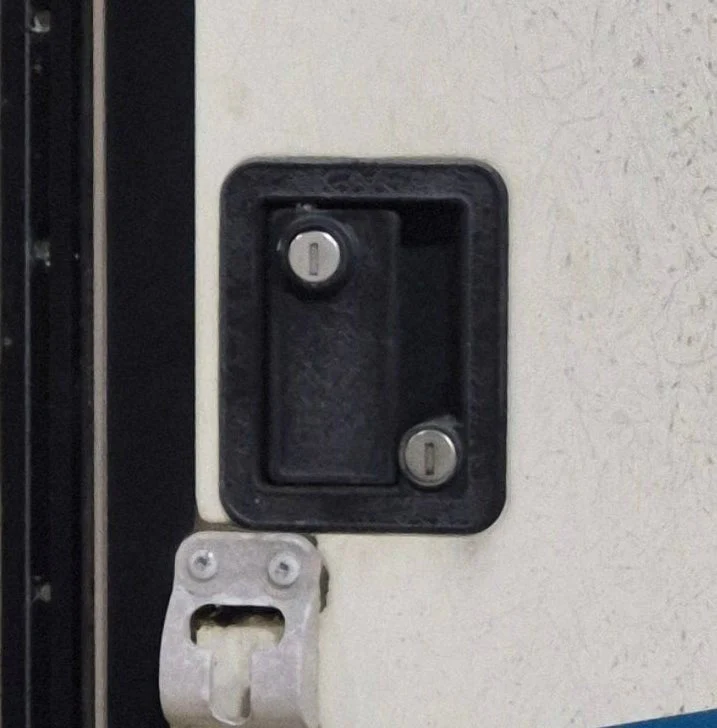 Used RV Square Entry Door 26 1/2" x 70 5/8" - Image 3