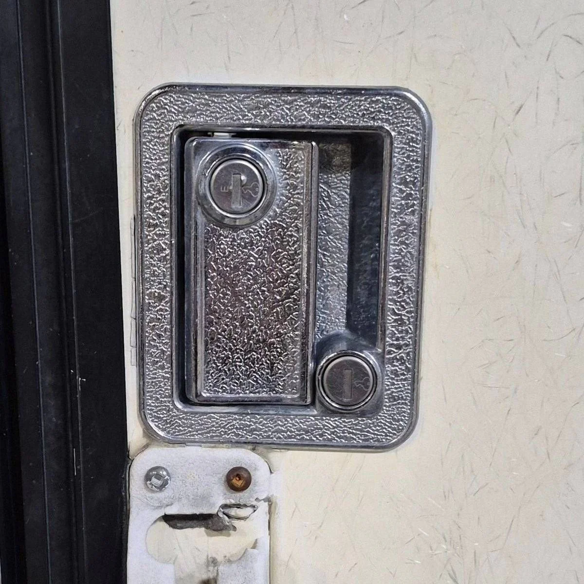 Used RV Square Entry Door - 71.75 X 29.625 X 2.25 - Image 3