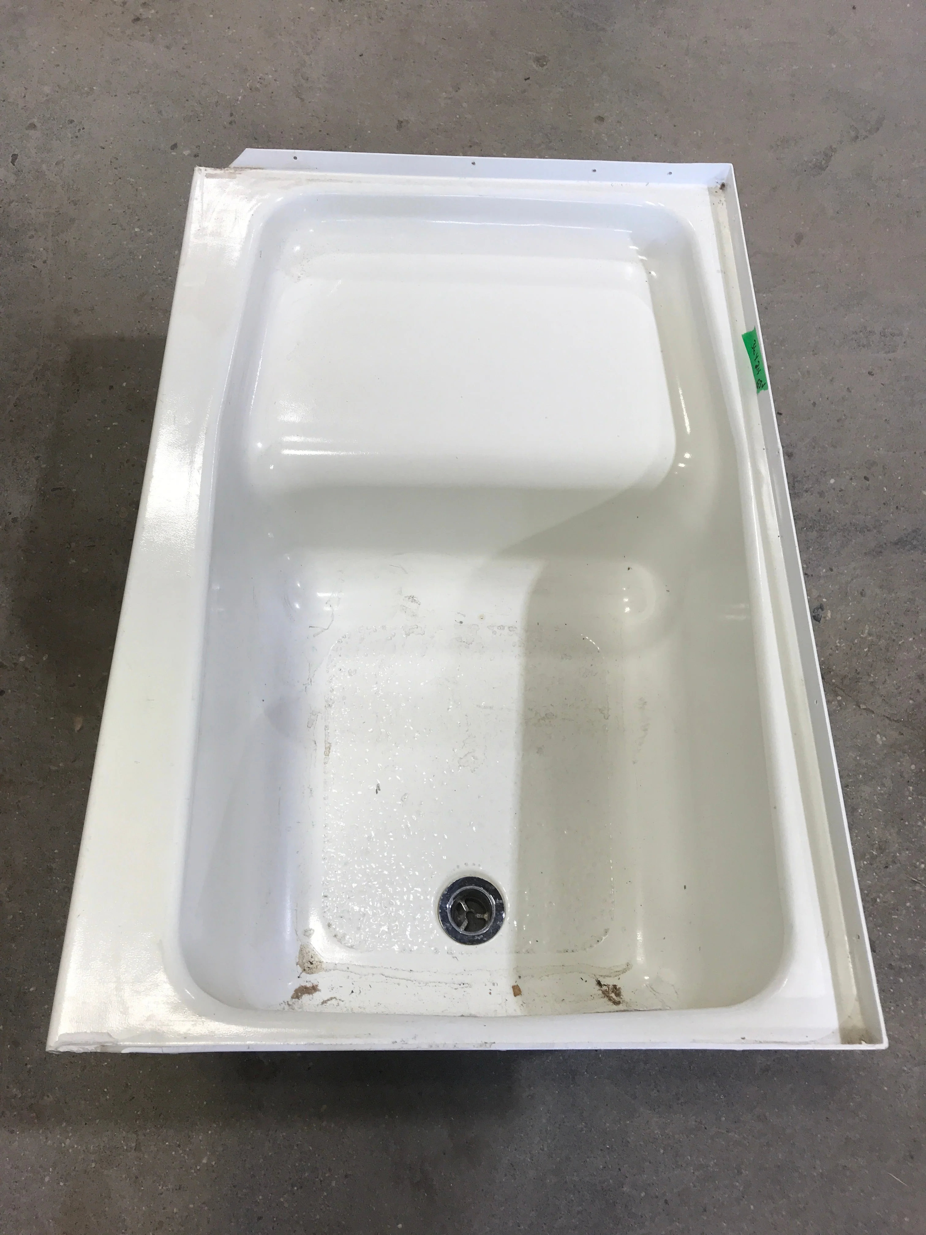 Used RV Step Bath Tub 36” x 24” - Right Hand Drain - Image 2