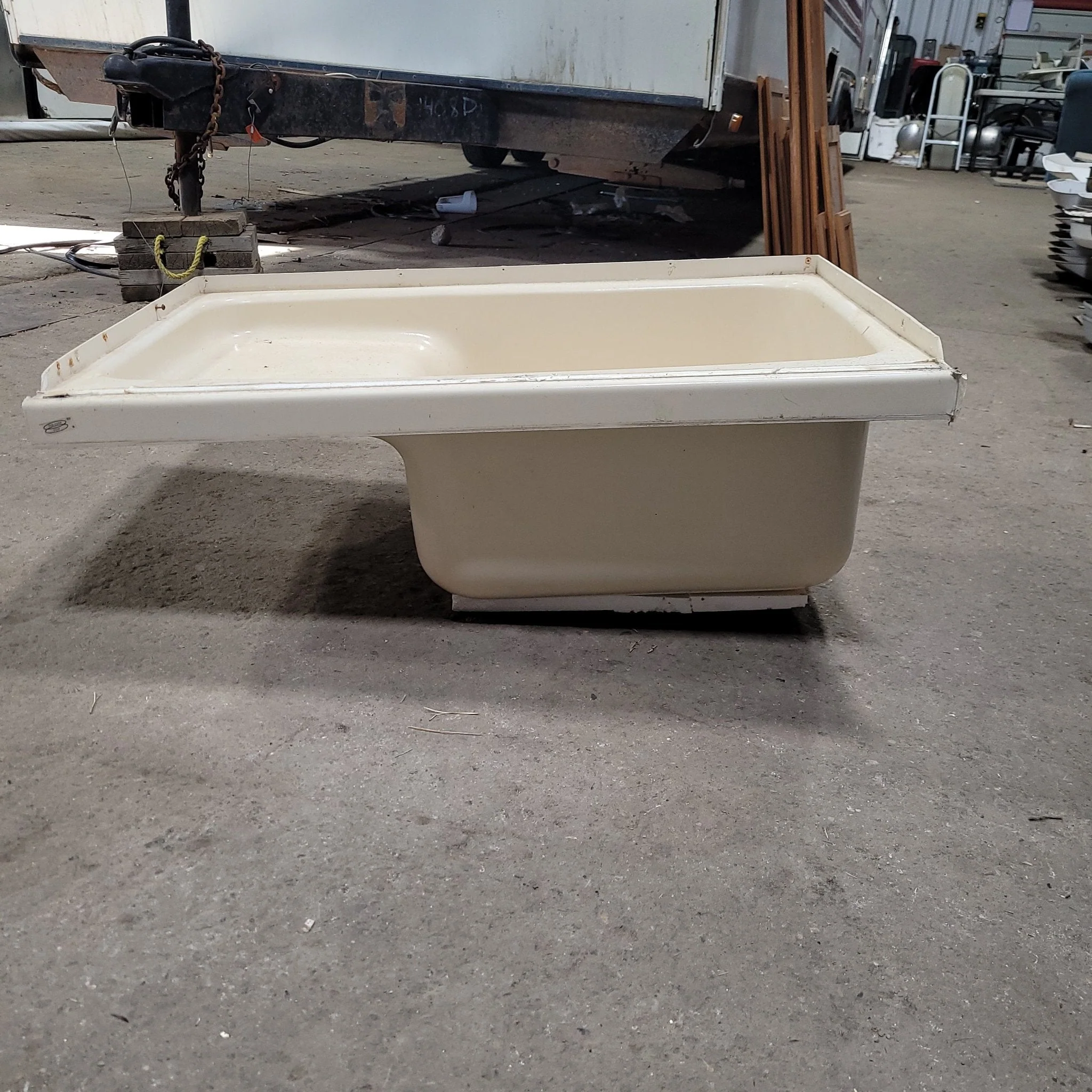Used RV Step Bath Tub 36” x 24” - Right Hand Step