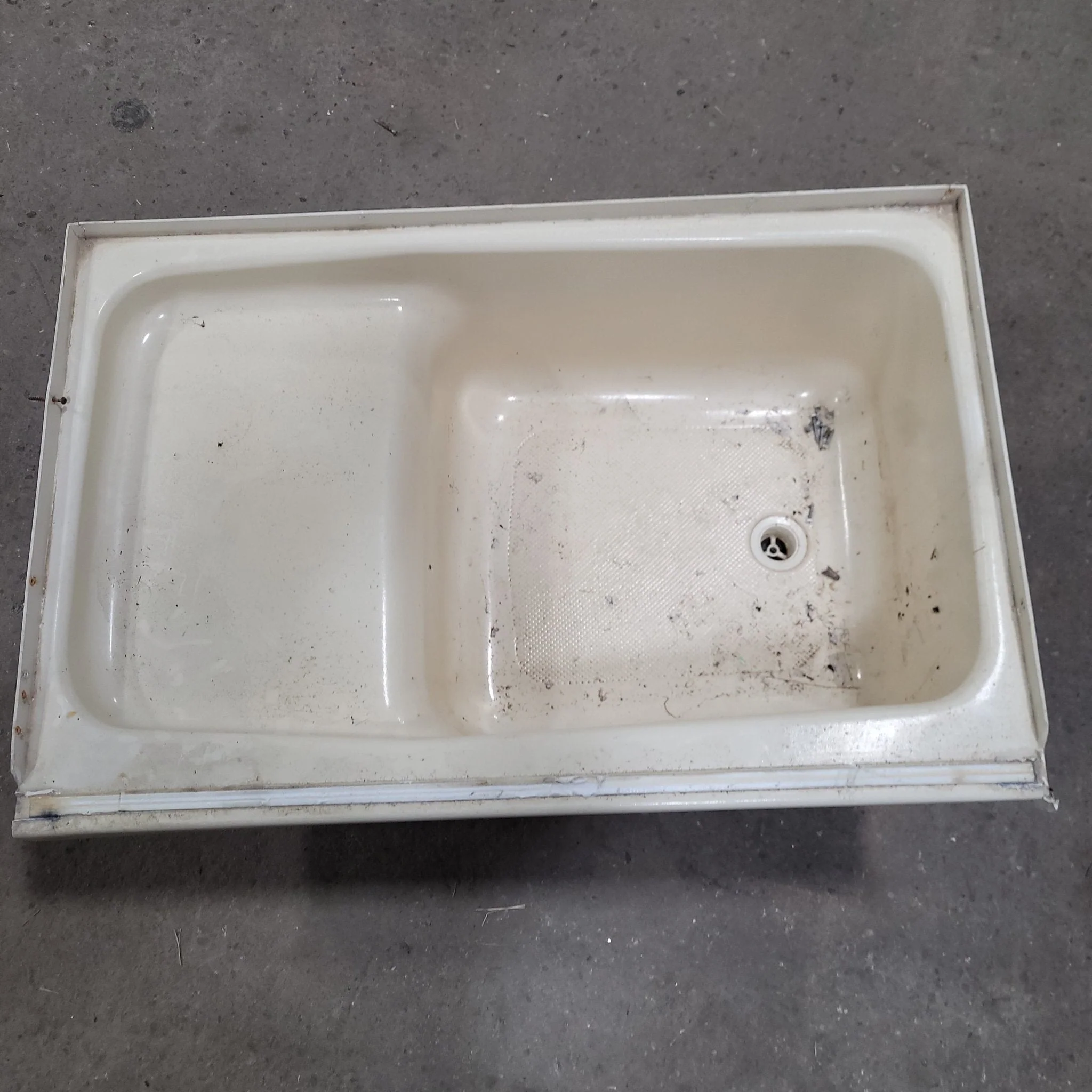 Used RV Step Bath Tub 36” x 24” - Right Hand Step - Image 3