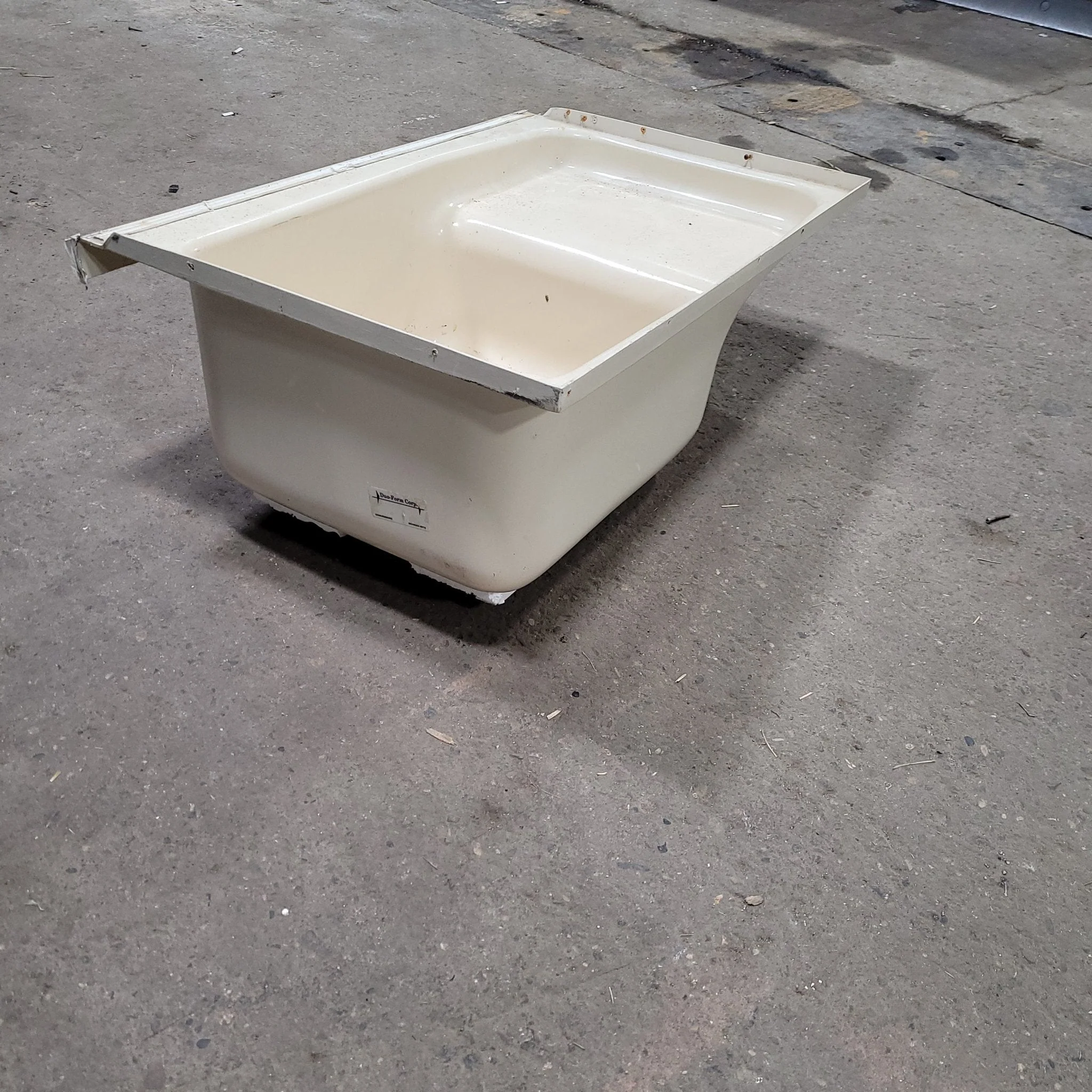 Used RV Step Bath Tub 36” x 24” - Right Hand Step - Image 5