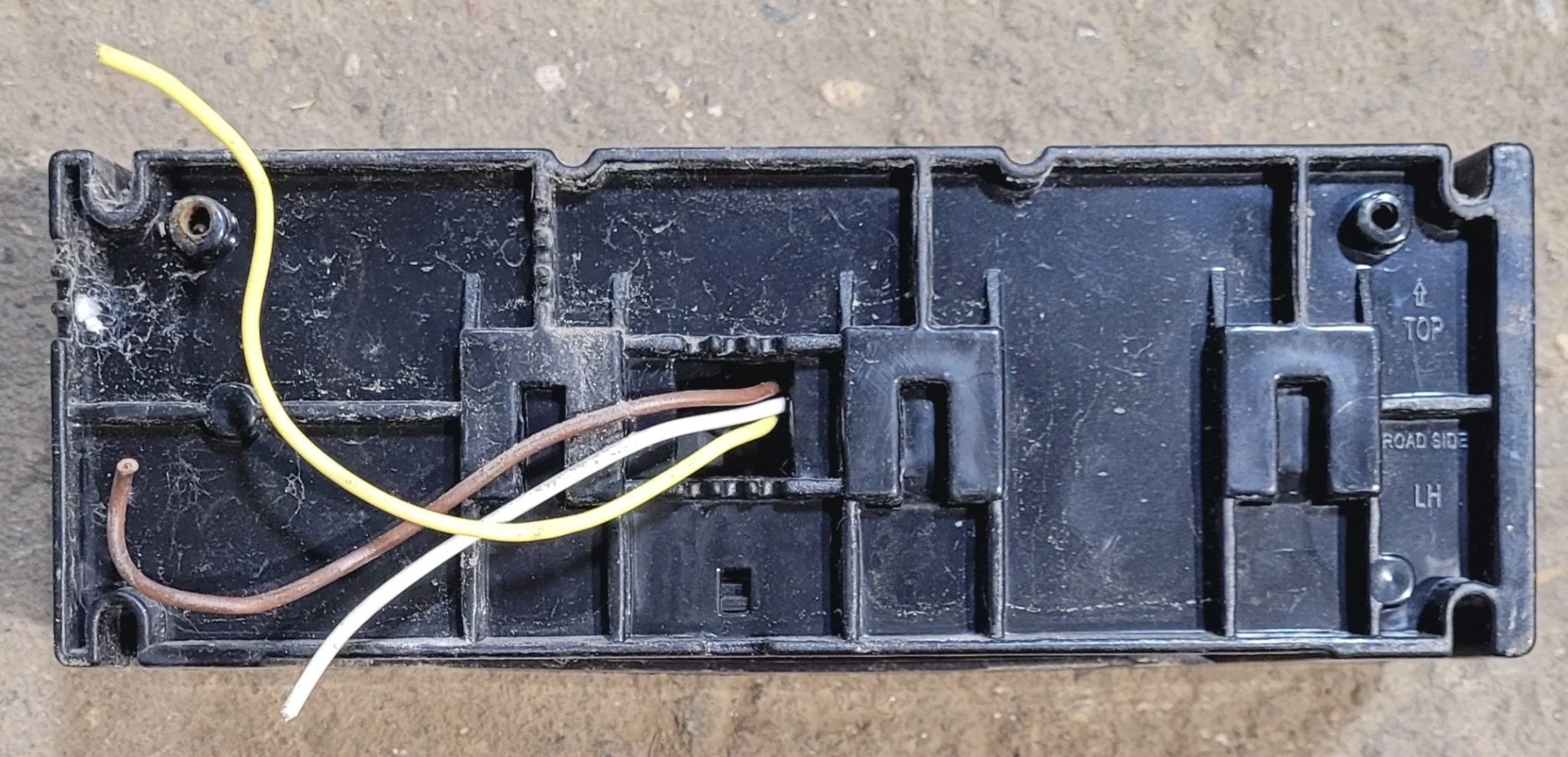 Used RV Tail Light Assembly - Image 4