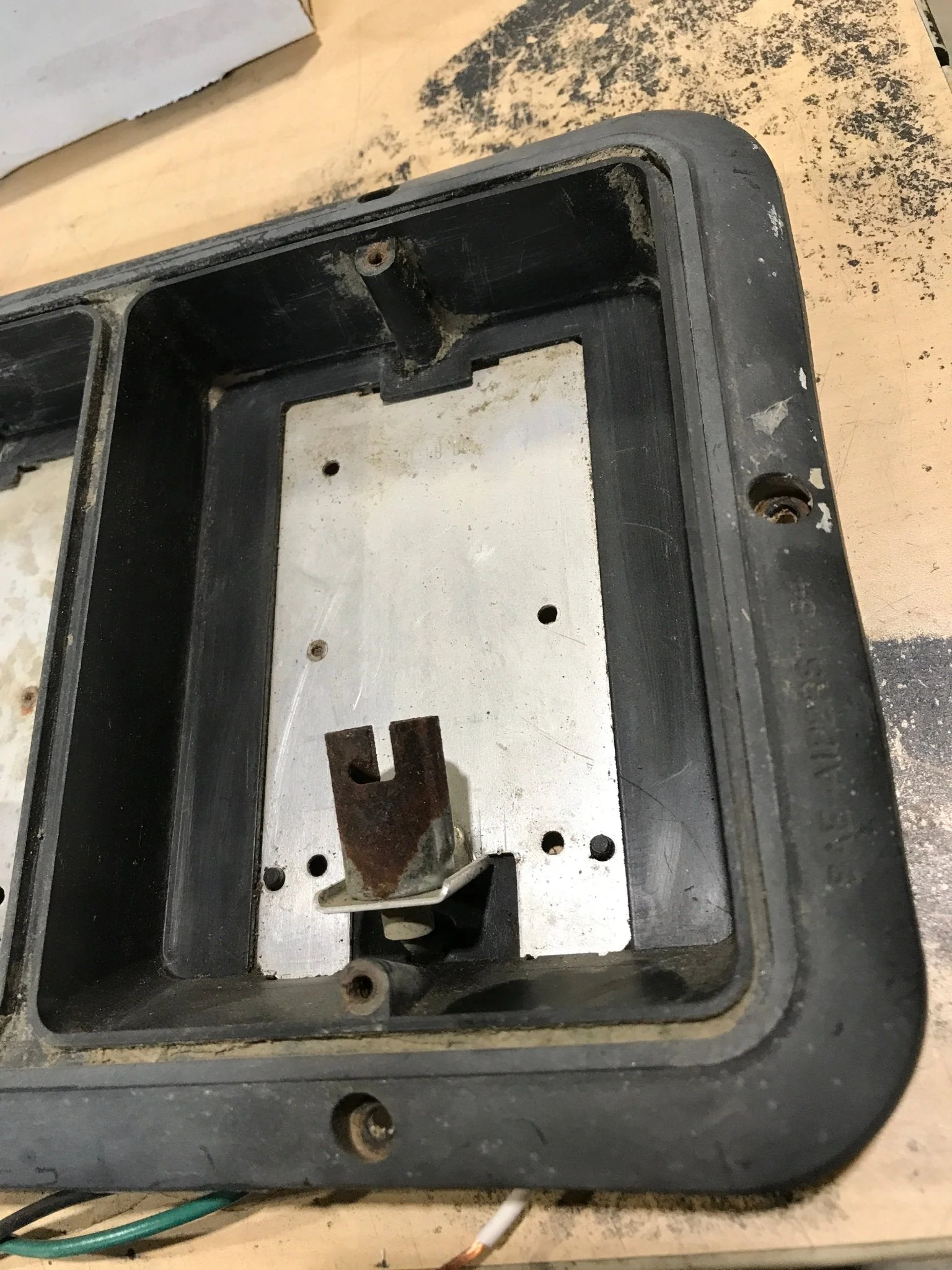 Used RV Tail Light Assembly - Image 6