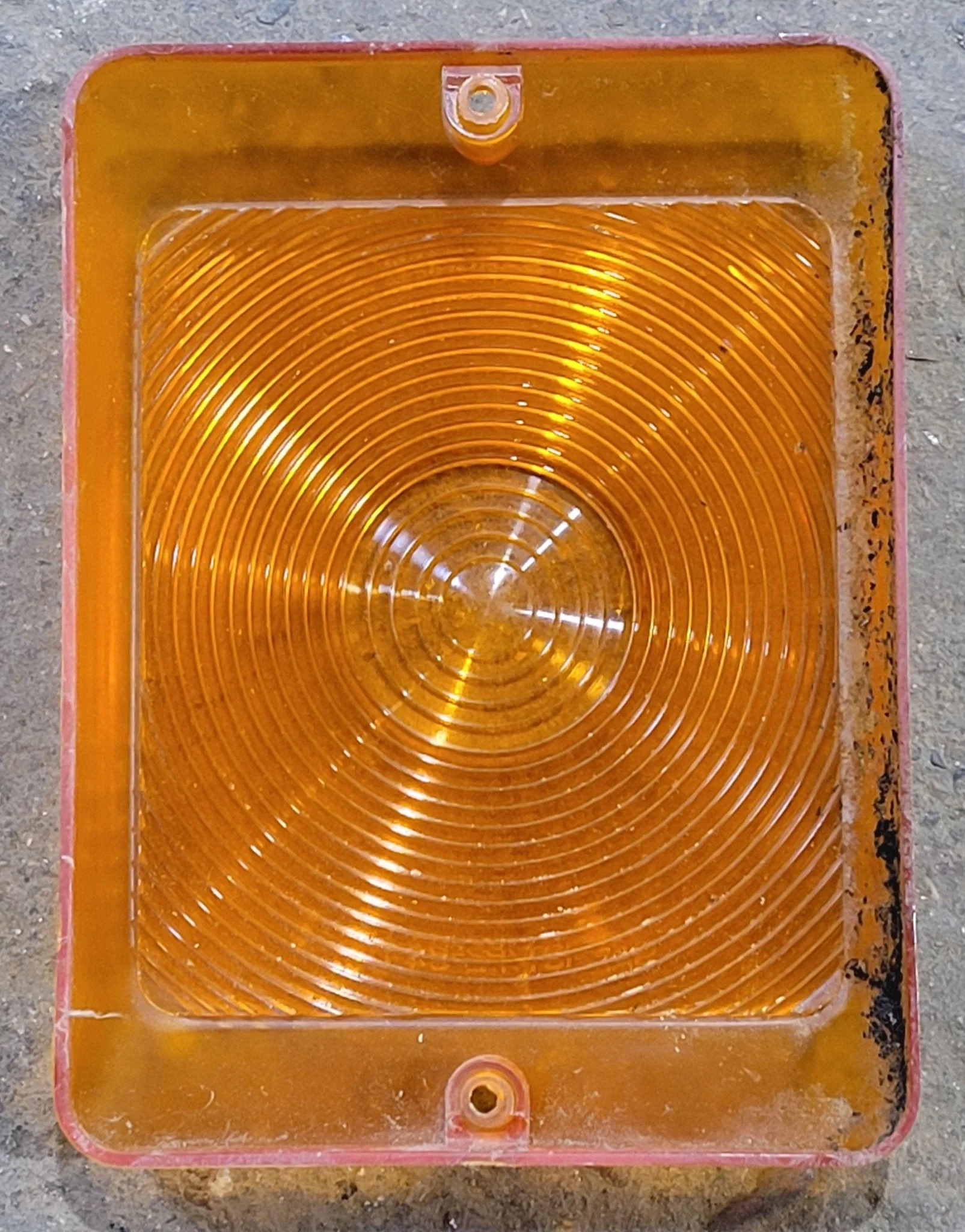Used RV Tail Light Replacement Lens - Amber - Image 3