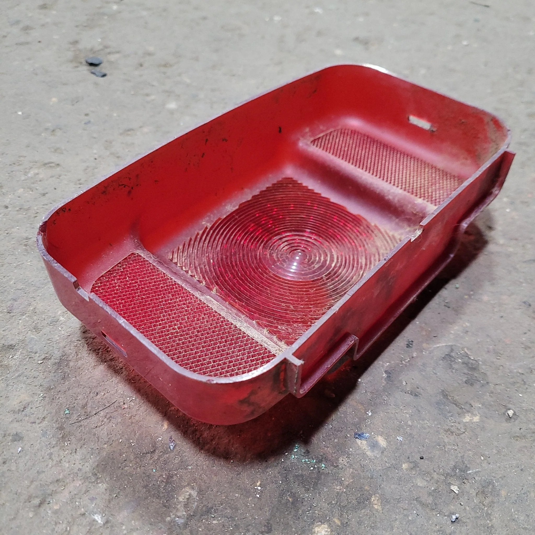 Used RV Tail Light Replacement Lens - Image 3