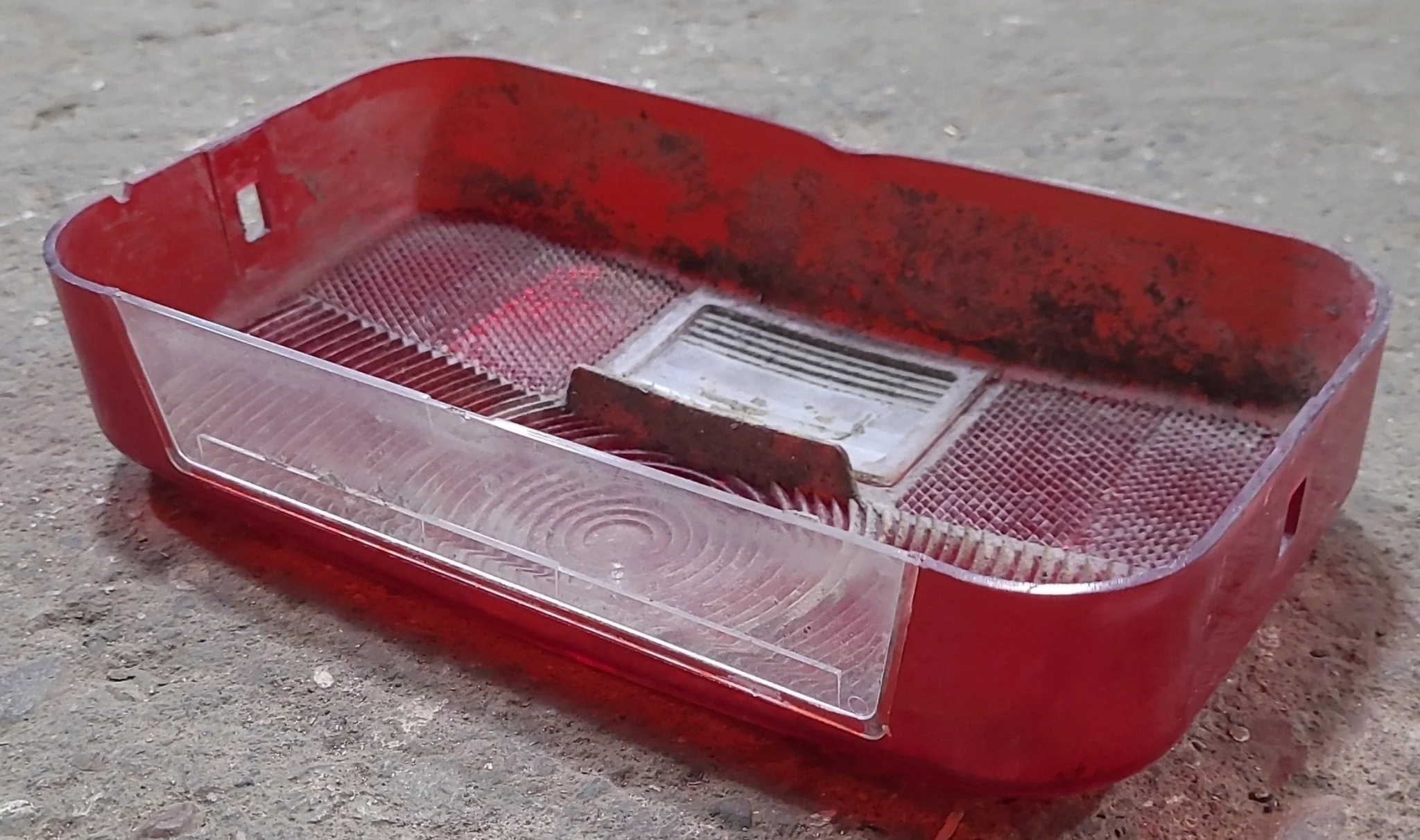 Used RV Tail Light Replacement Lens - Image 5