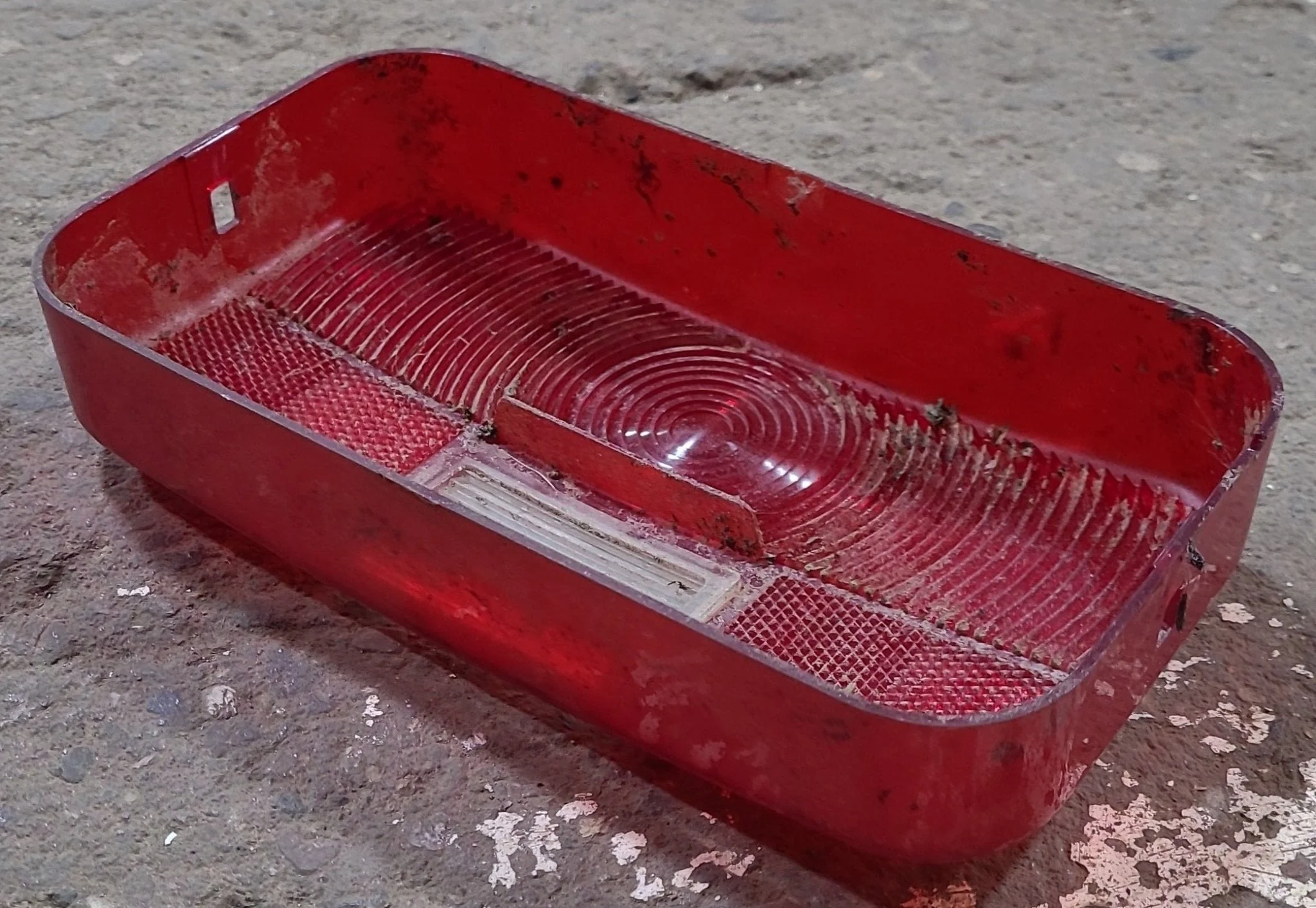 Used RV Tail Light Replacement Lens - Image 4