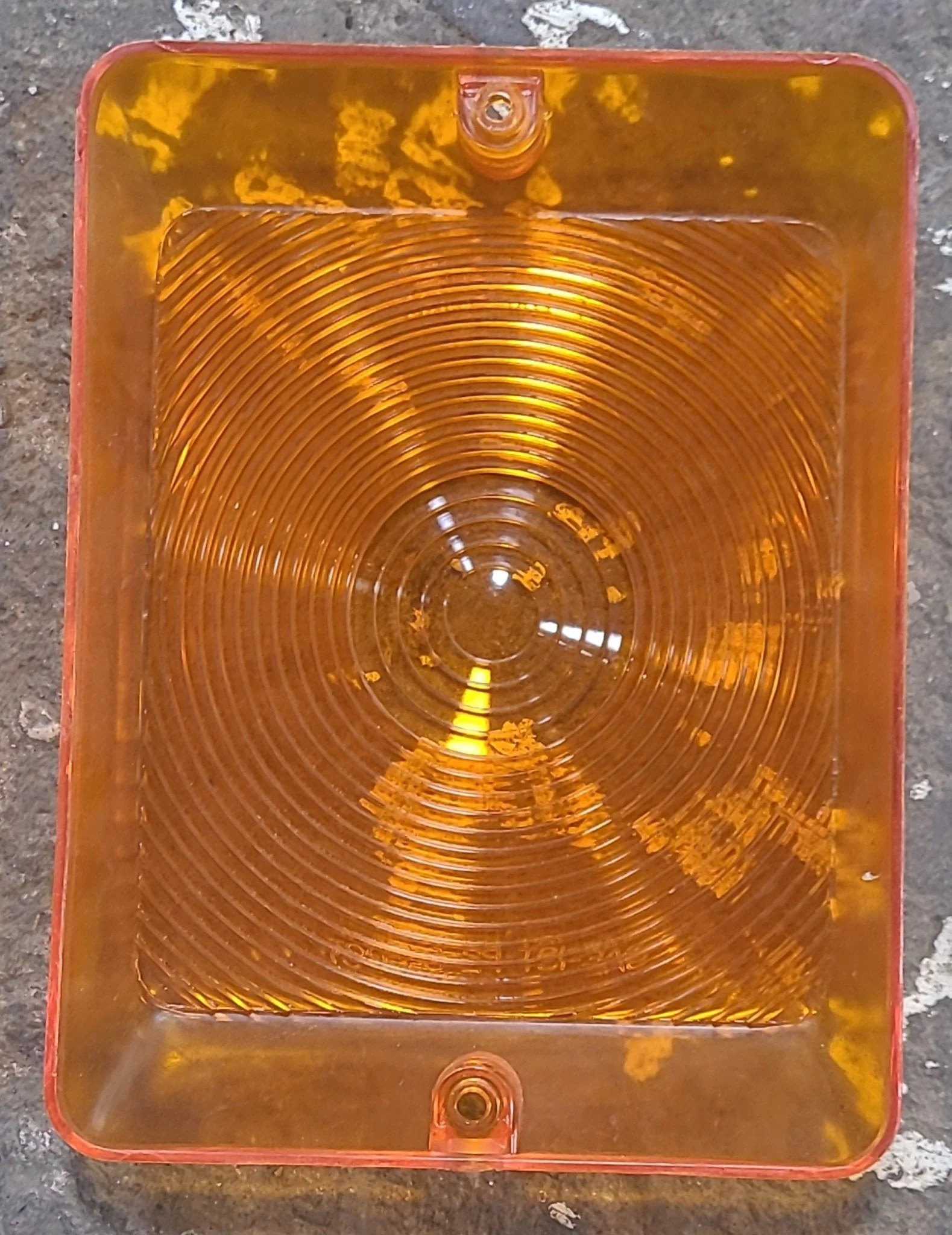 Used RV Tail Light Replacement Lens - Amber - Image 4