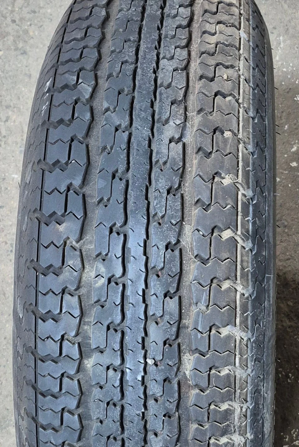 Used RV Tire & Rim 15" - 6 bolt - Image 2