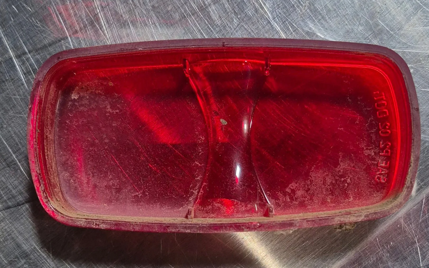 Used SAE-A-P2-DOT Replacement Lens for Marker Light - Red - Image 4