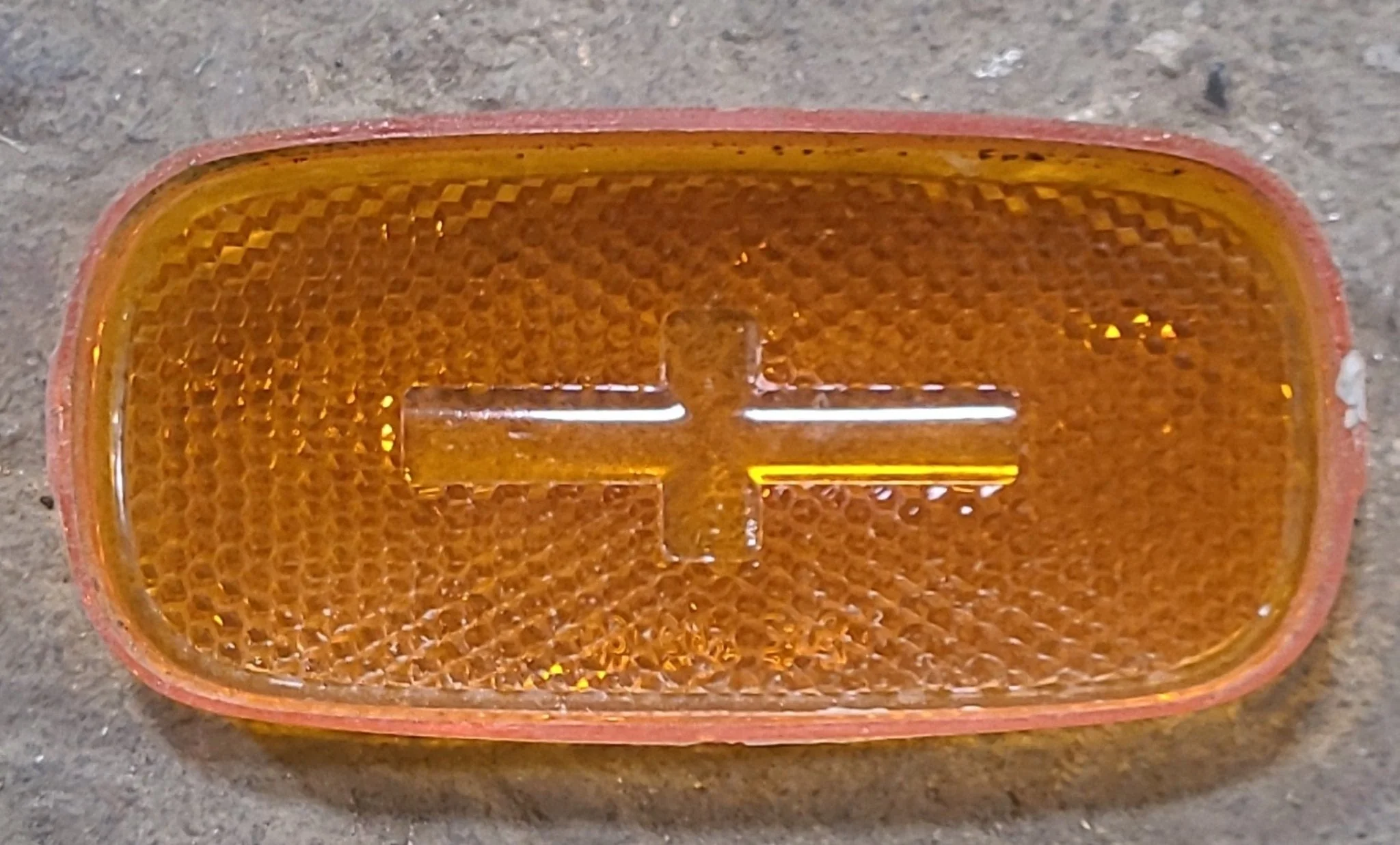 Used SAE AP2 01 Replacement Lens for Marker Lights - Amber - Image 3