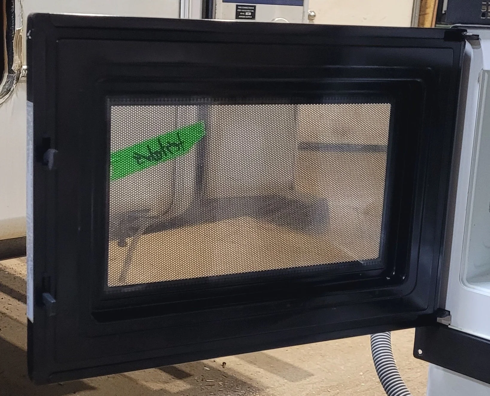 Used SAMSUNG RV Microwave 21 1/2" W x 12 3/4" H x 14 1/2" D - Image 3