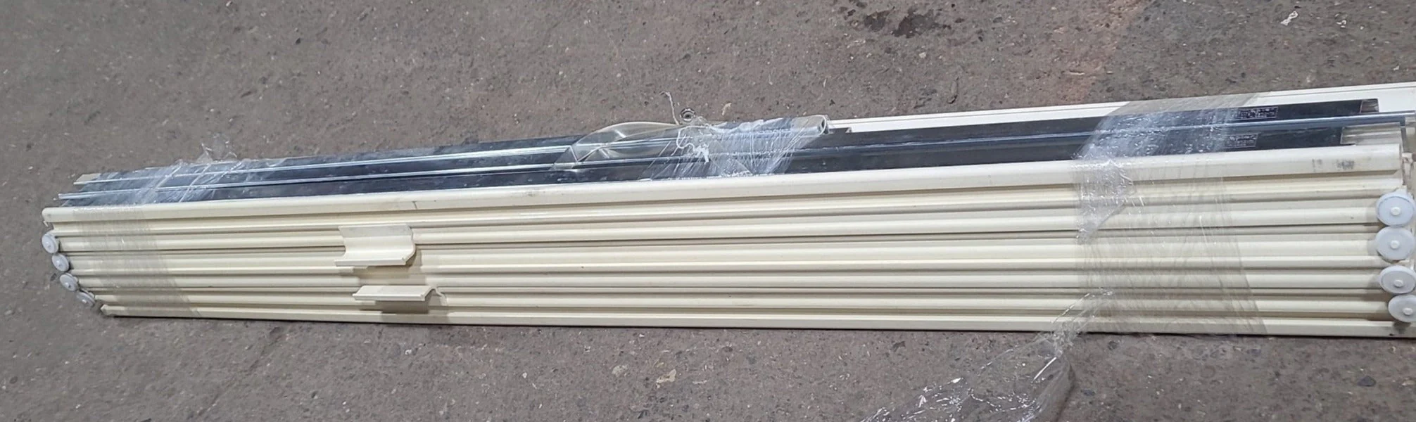 Used Shower Folding Door 39 1/2" W X 57" H X 1 3/4" D - Image 3