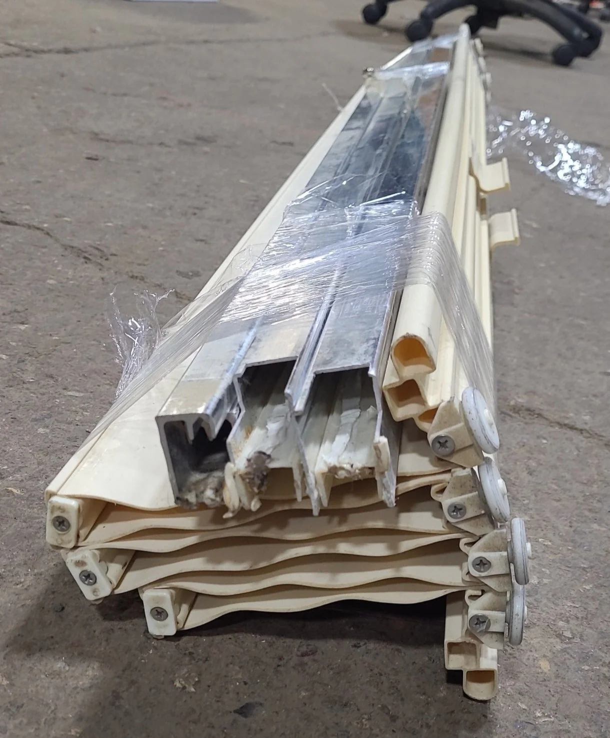 Used Shower Folding Door 39 1/2" W X 57" H X 1 3/4" D - Image 4