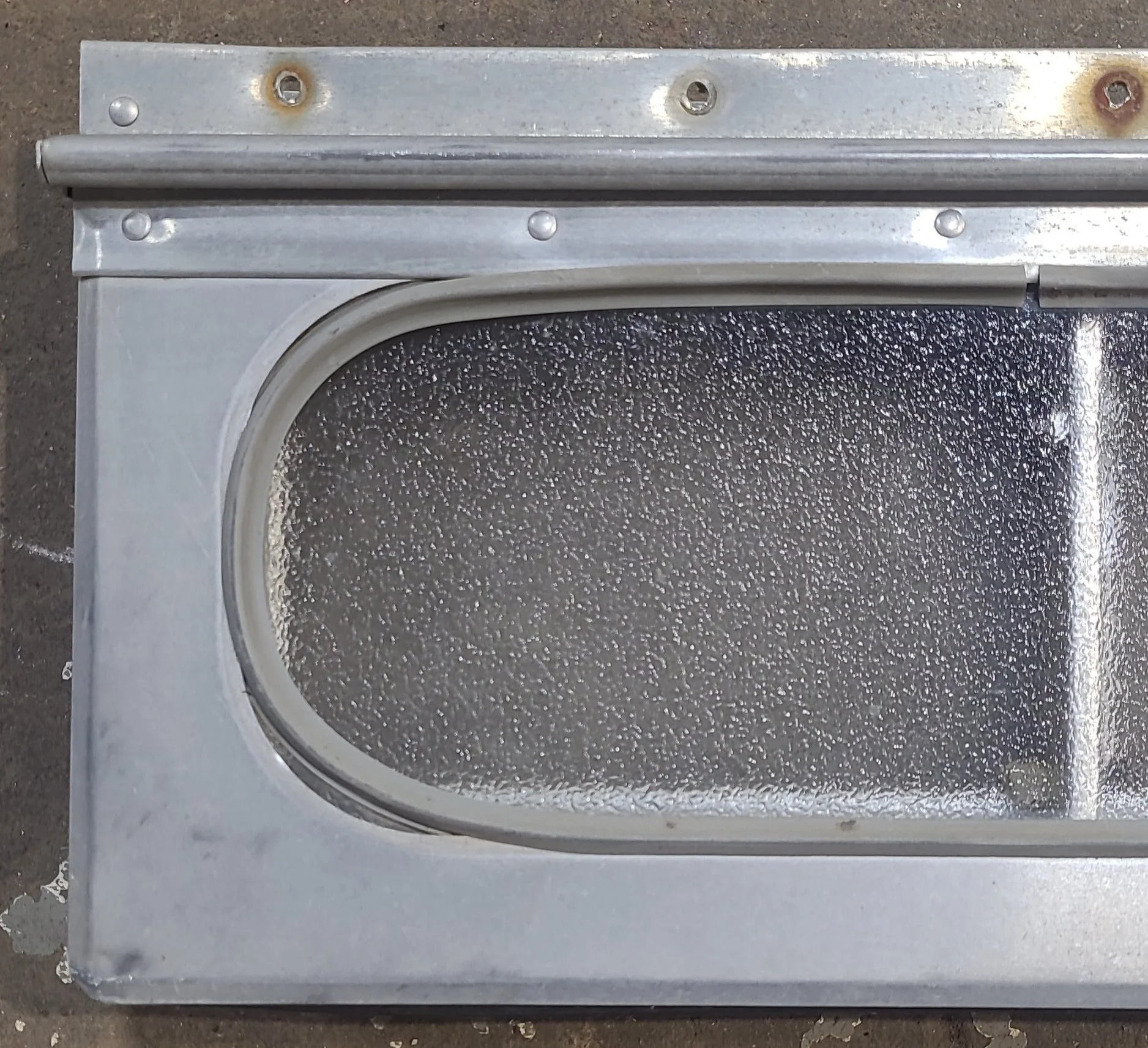 Used Silver Square Opening Window: 14 1/4" W x 6" H x 1 1/2" D - Image 2