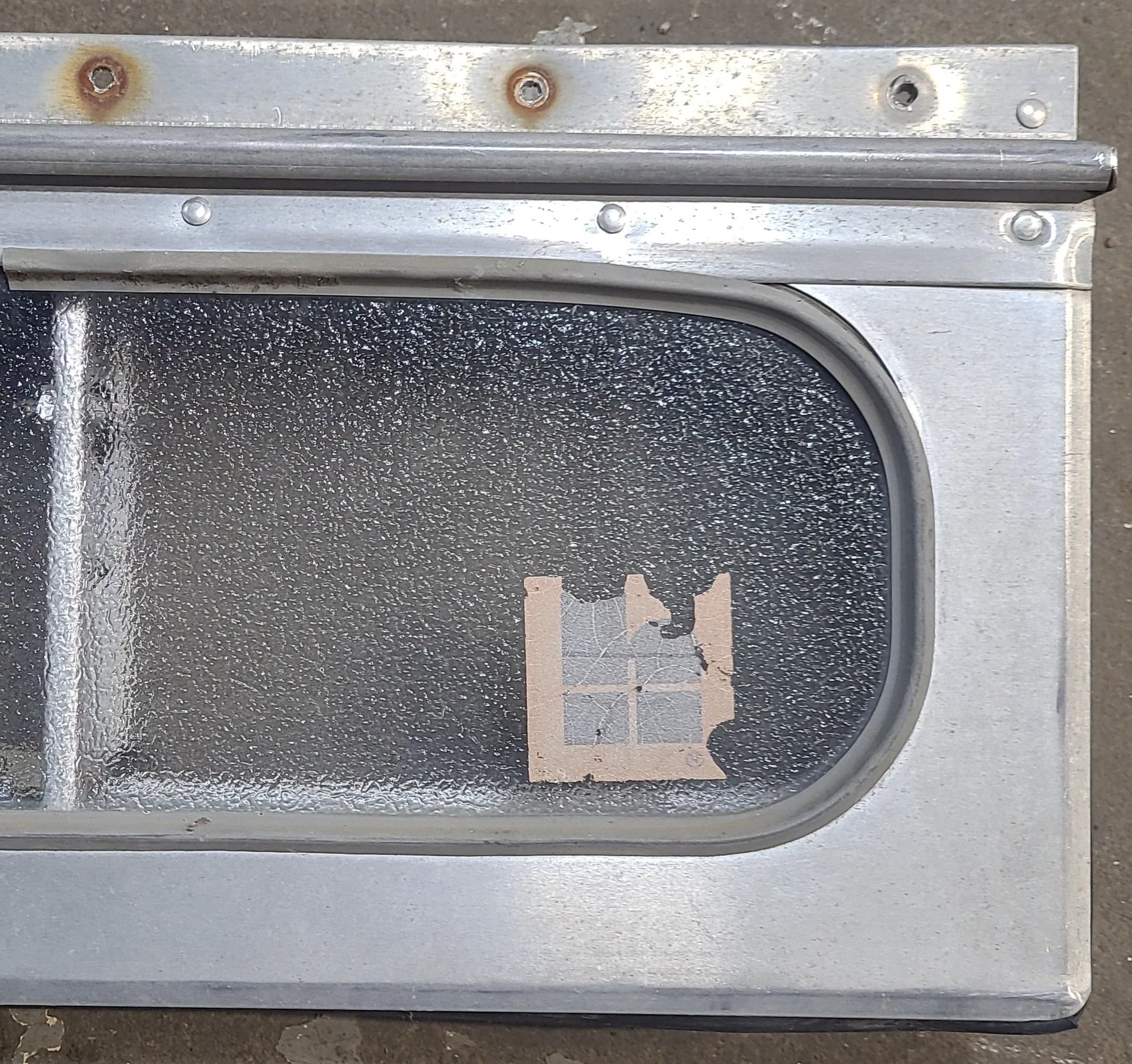 Used Silver Square Opening Window: 14 1/4" W x 6" H x 1 1/2" D - Image 3