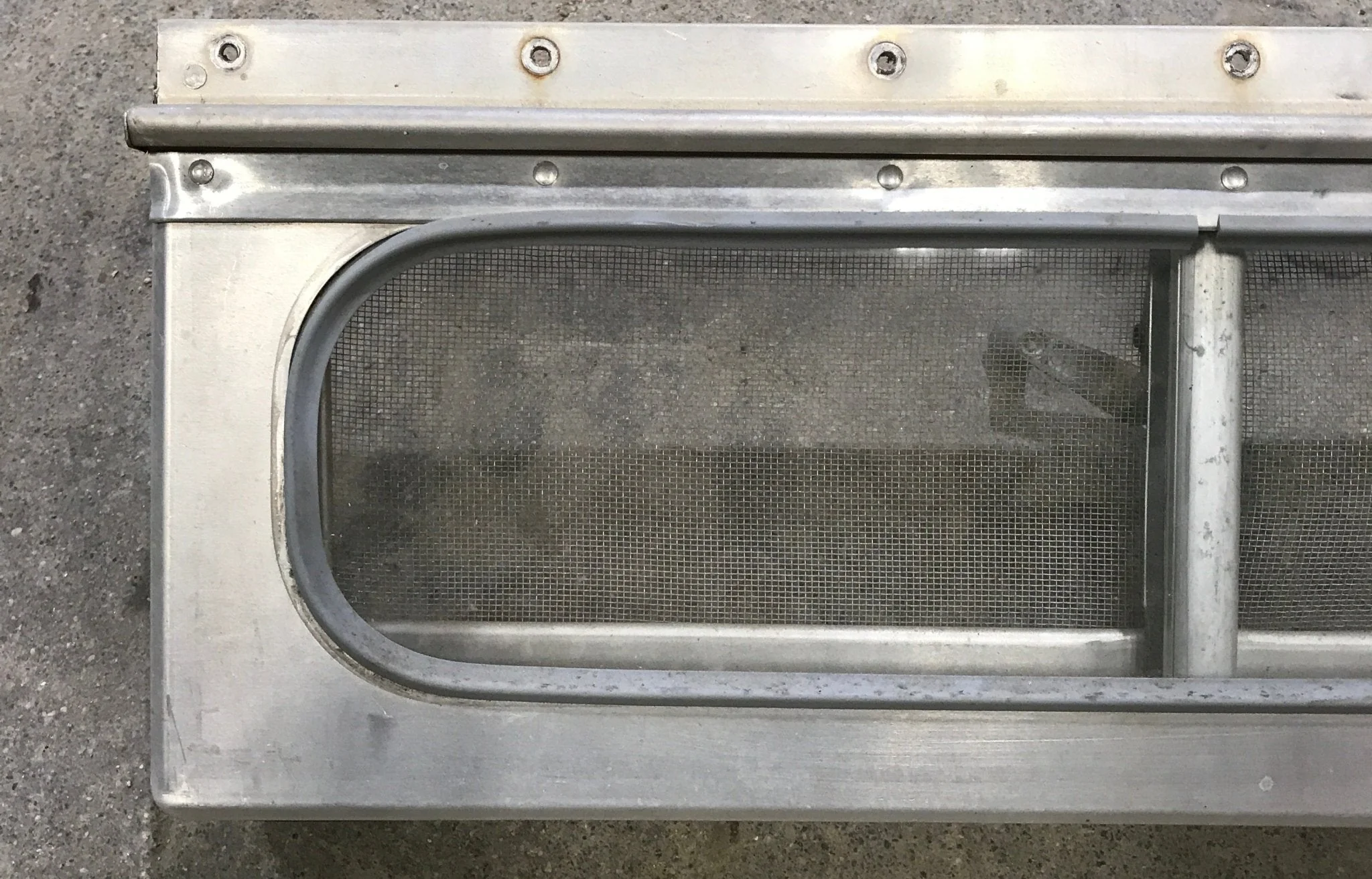 Used Silver Square Opening Window: 17 3/4" W x 5 1/2" H x 3/4" D - Image 2