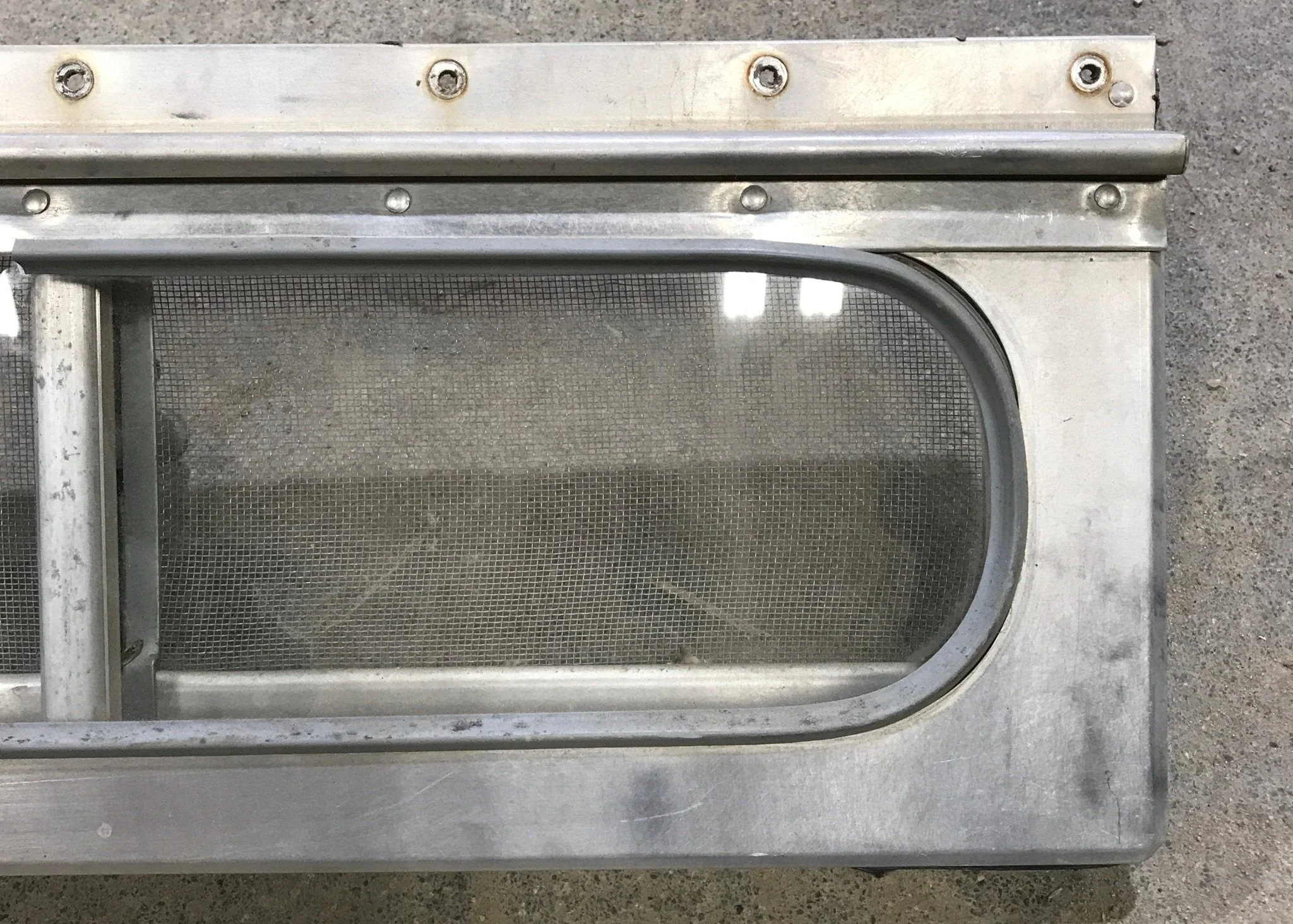 Used Silver Square Opening Window: 17 3/4" W x 5 1/2" H x 3/4" D - Image 3