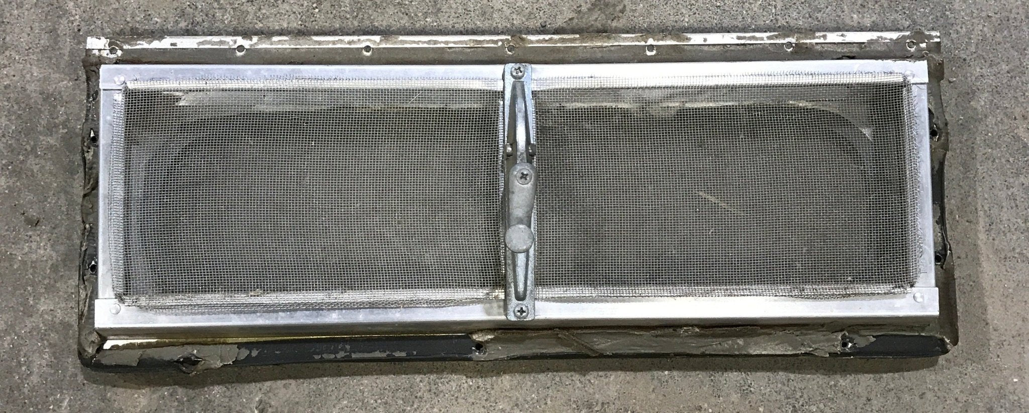 Used Silver Square Opening Window: 17 3/4" W x 5 1/2" H x 3/4" D - Image 4