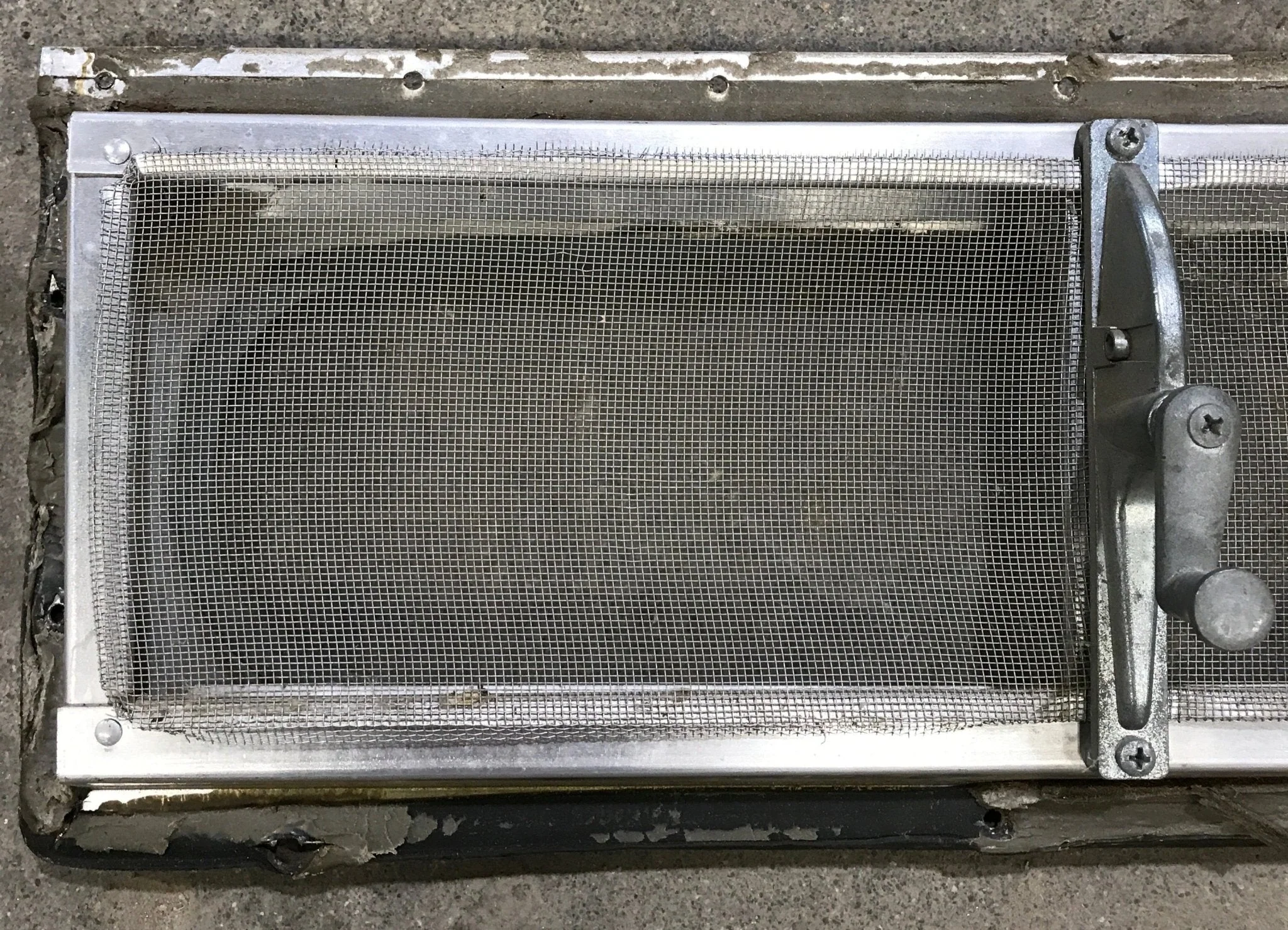 Used Silver Square Opening Window: 17 3/4" W x 5 1/2" H x 3/4" D - Image 5