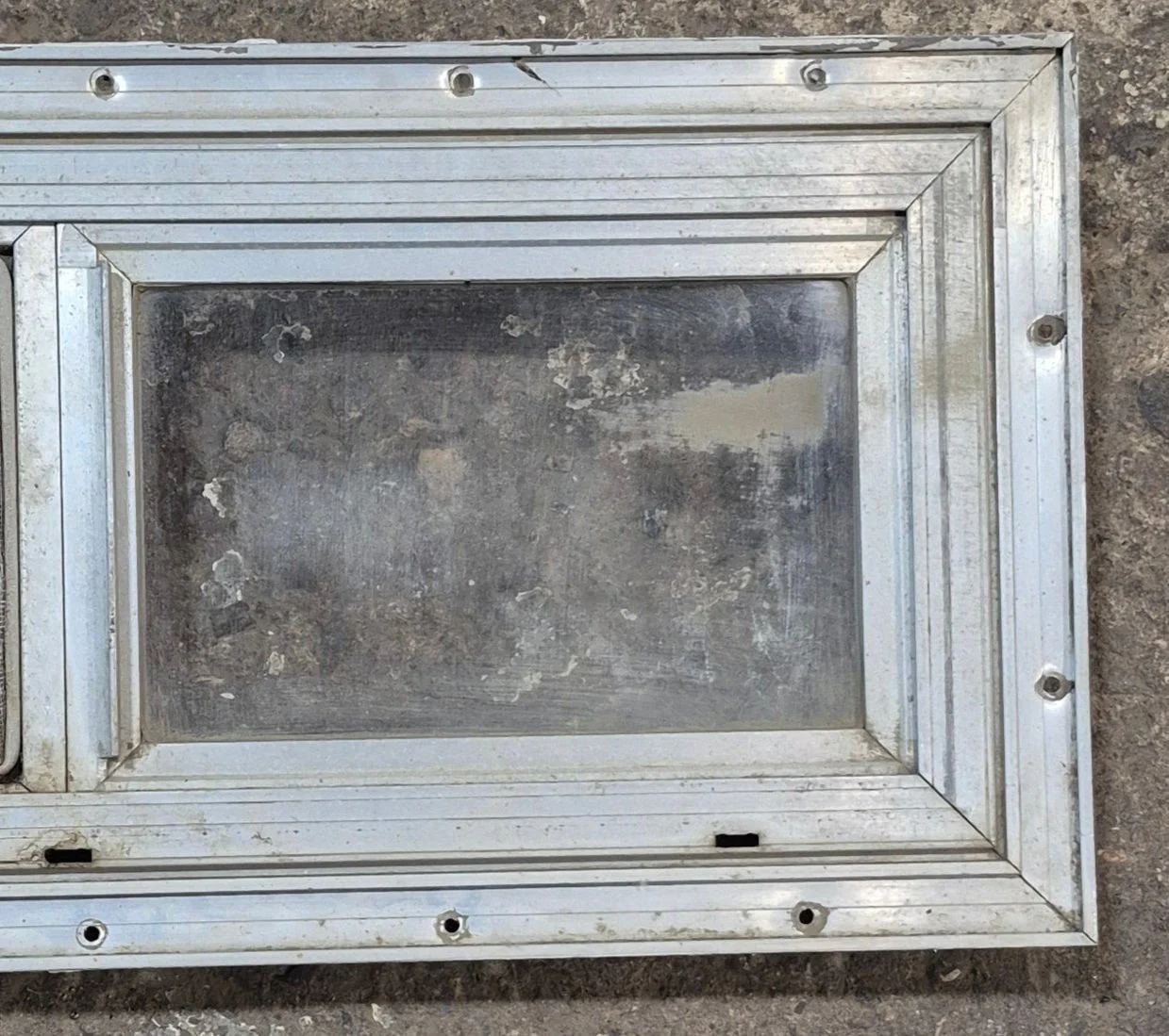 Used Silver Square Opening Window: 20" W x 8" H x 7/8" D - Image 2